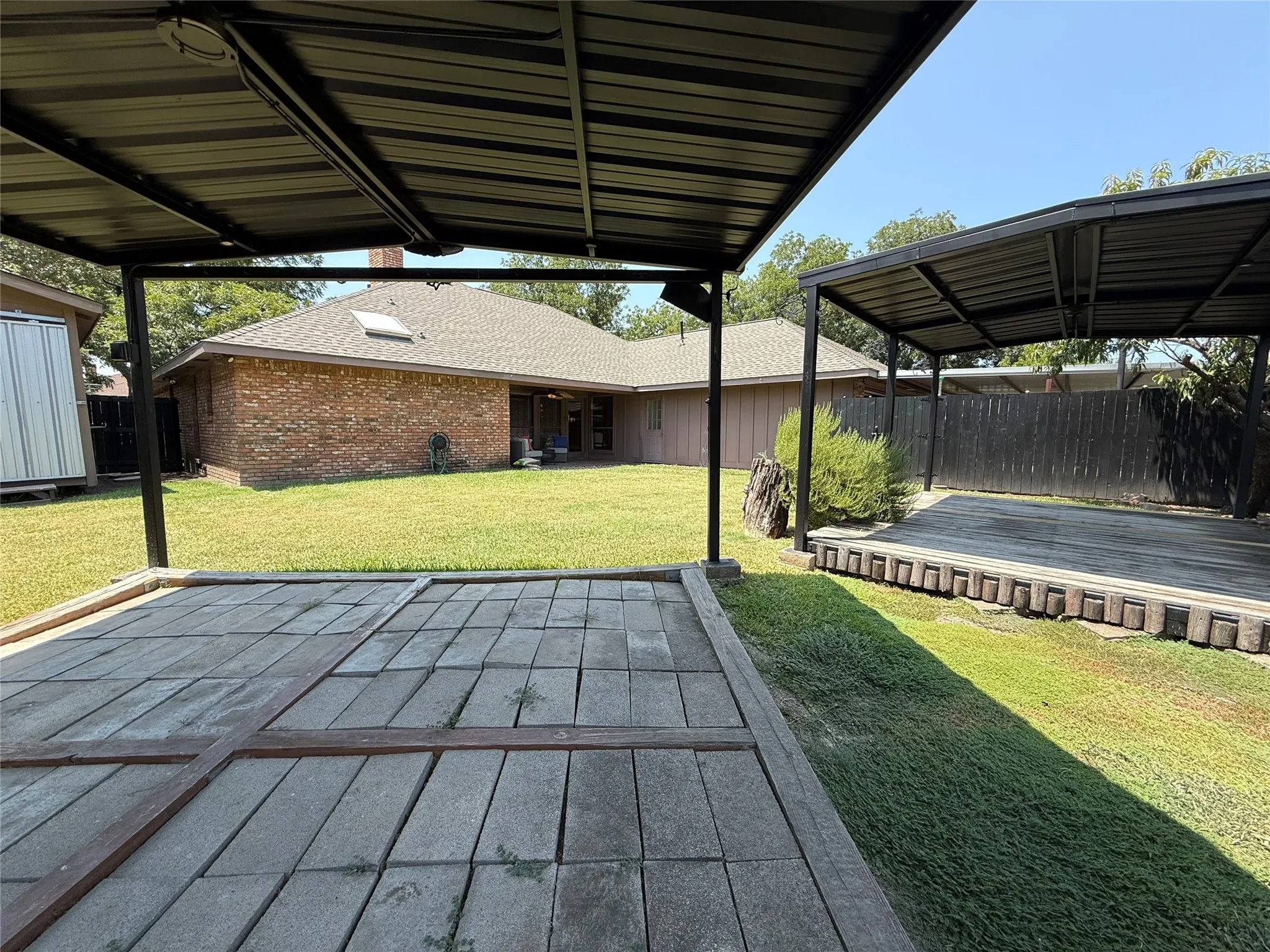 Single Family Residence For Sale in Dallas County , 6018 Raleigh Drive, Garland, Texas 75044, 3 Bedroom, 3 Bathroom, 2 Garage spaces, 2,219 Sqft, built in 1983, mls#21155108, Real Estate Agent in Garland, Homes For Sale in Dallas county, Homes For Sale in Garland, Realtor in Garland Texas, Real Estate Brokerage Independent Realty Texas, Luminita Cordes Realtor