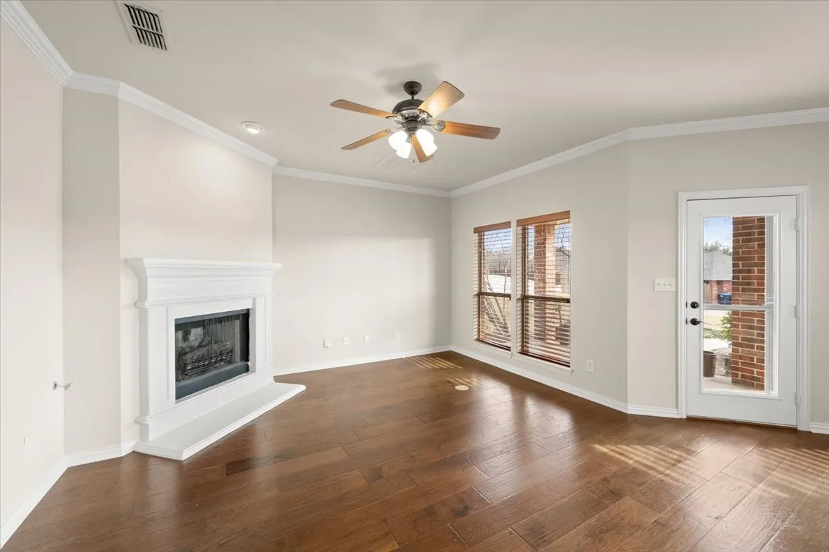 Single Family Residence For Sale in Tarrant County , 7517 Eagle Ridge Circle, Fort Worth, Texas 76179, 4 Bedroom, 3 Bathroom, 2 Garage spaces, 2,928 Sqft, built in 1999, mls#21147032, Real Estate Agent in Fort Worth, Homes For Sale in Tarrant county, Homes For Sale in Fort Worth, Realtor in Fort Worth Texas, Real Estate Brokerage Independent Realty Texas, Luminita Cordes Realtor