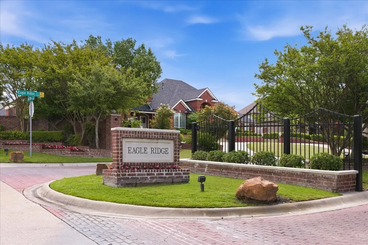Single Family Residence For Sale in Tarrant County , 7517 Eagle Ridge Circle, Fort Worth, Texas 76179, 4 Bedroom, 3 Bathroom, 2 Garage spaces, 2,928 Sqft, built in 1999, mls#21147032, Real Estate Agent in Fort Worth, Homes For Sale in Tarrant county, Homes For Sale in Fort Worth, Realtor in Fort Worth Texas, Real Estate Brokerage Independent Realty Texas, Luminita Cordes Realtor