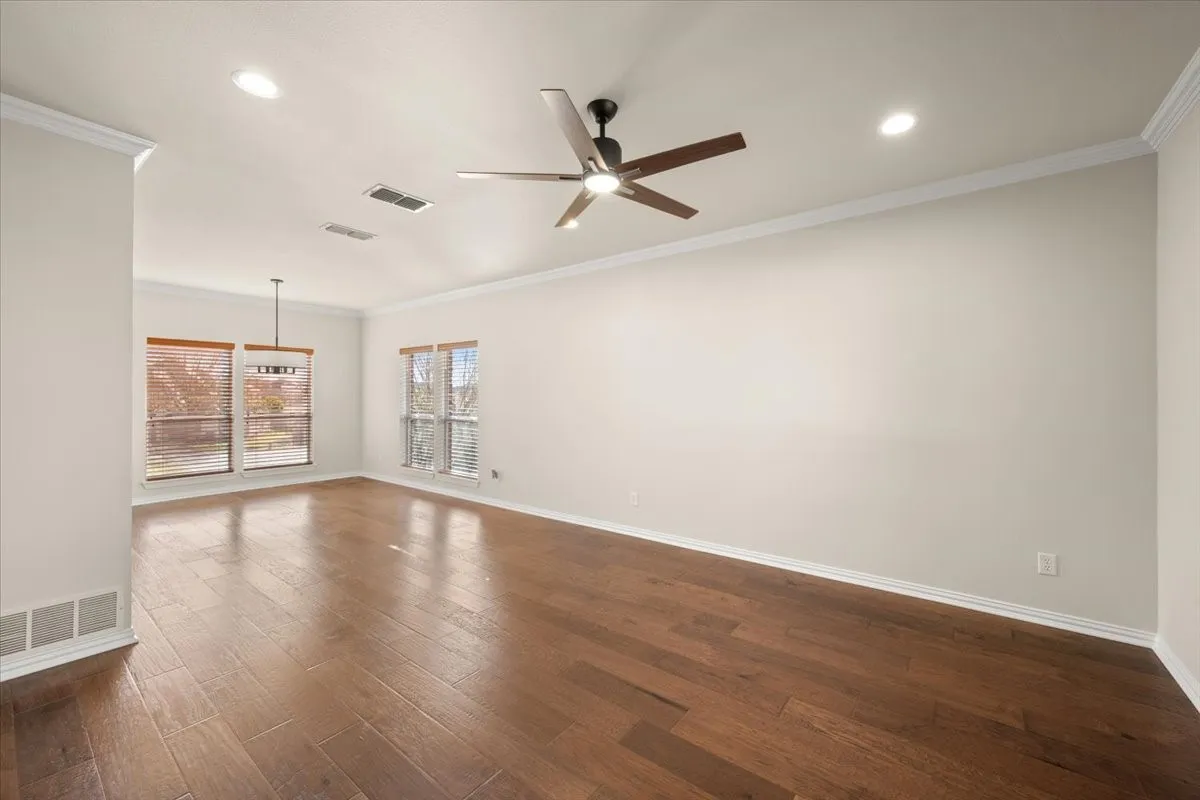 Single Family Residence For Sale in Tarrant County , 7517 Eagle Ridge Circle, Fort Worth, Texas 76179, 4 Bedroom, 3 Bathroom, 2 Garage spaces, 2,928 Sqft, built in 1999, mls#21147032, Real Estate Agent in Fort Worth, Homes For Sale in Tarrant county, Homes For Sale in Fort Worth, Realtor in Fort Worth Texas, Real Estate Brokerage Independent Realty Texas, Luminita Cordes Realtor