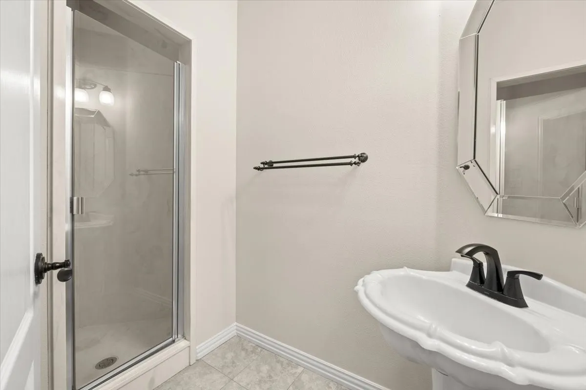 Single Family Residence For Sale in Tarrant County , 7517 Eagle Ridge Circle, Fort Worth, Texas 76179, 4 Bedroom, 3 Bathroom, 2 Garage spaces, 2,928 Sqft, built in 1999, mls#21147032, Real Estate Agent in Fort Worth, Homes For Sale in Tarrant county, Homes For Sale in Fort Worth, Realtor in Fort Worth Texas, Real Estate Brokerage Independent Realty Texas, Luminita Cordes Realtor