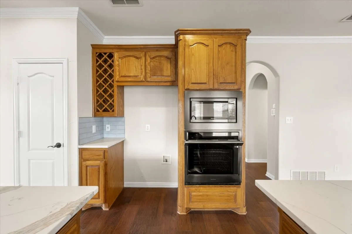 Single Family Residence For Sale in Tarrant County , 7517 Eagle Ridge Circle, Fort Worth, Texas 76179, 4 Bedroom, 3 Bathroom, 2 Garage spaces, 2,928 Sqft, built in 1999, mls#21147032, Real Estate Agent in Fort Worth, Homes For Sale in Tarrant county, Homes For Sale in Fort Worth, Realtor in Fort Worth Texas, Real Estate Brokerage Independent Realty Texas, Luminita Cordes Realtor