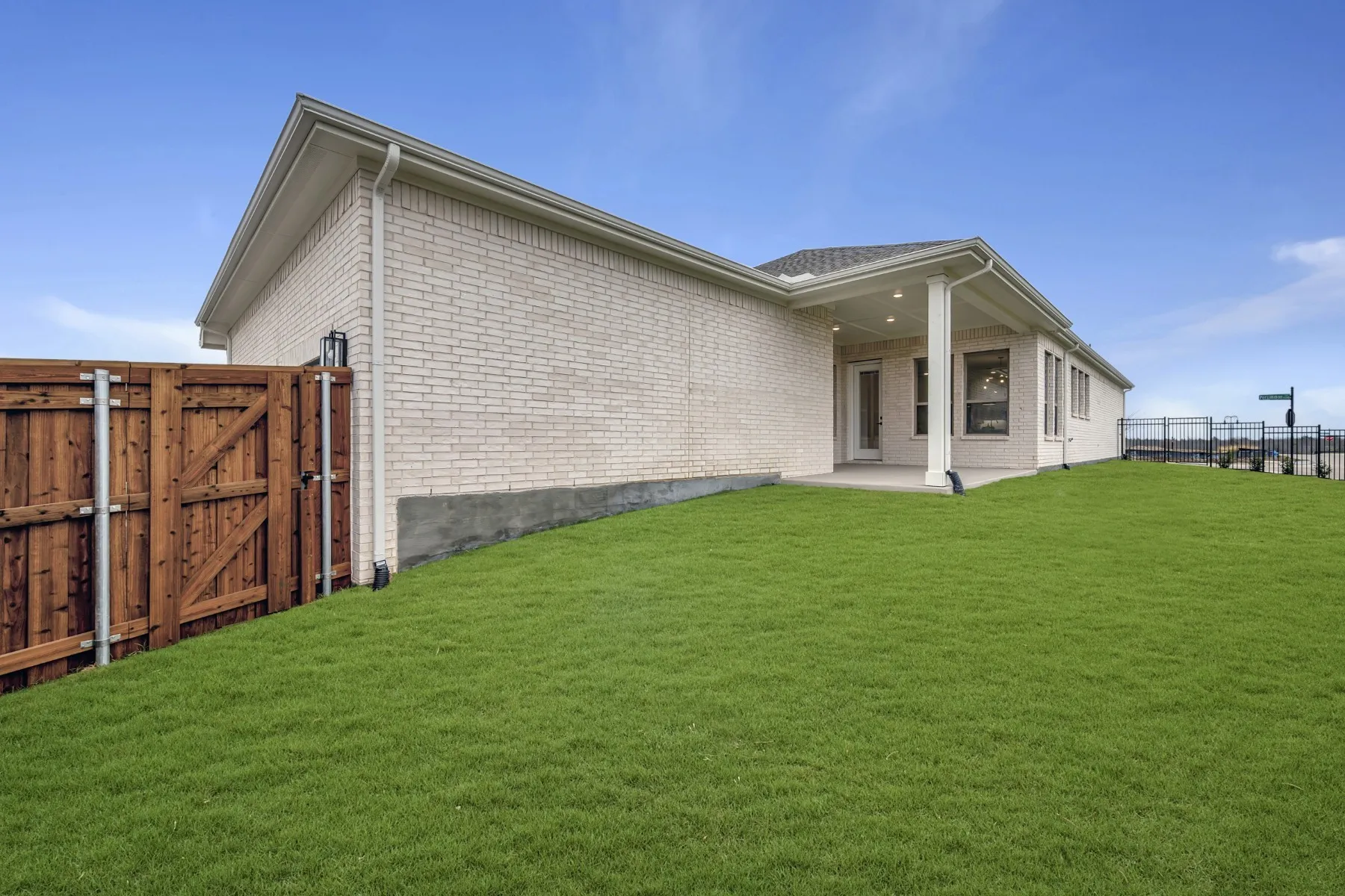 Single Family Residence For Sale in Kaufman County , 9200 Persimmon Lane, Mesquite, Texas 75126, 3 Bedroom, 3 Bathroom, 3 Garage spaces, 2,483 Sqft, built in 2025, mls#21155520, Real Estate Agent in Mesquite, Homes For Sale in Kaufman county, Homes For Sale in Mesquite, Realtor in Mesquite Texas, Real Estate Brokerage Independent Realty Texas, Luminita Cordes Realtor