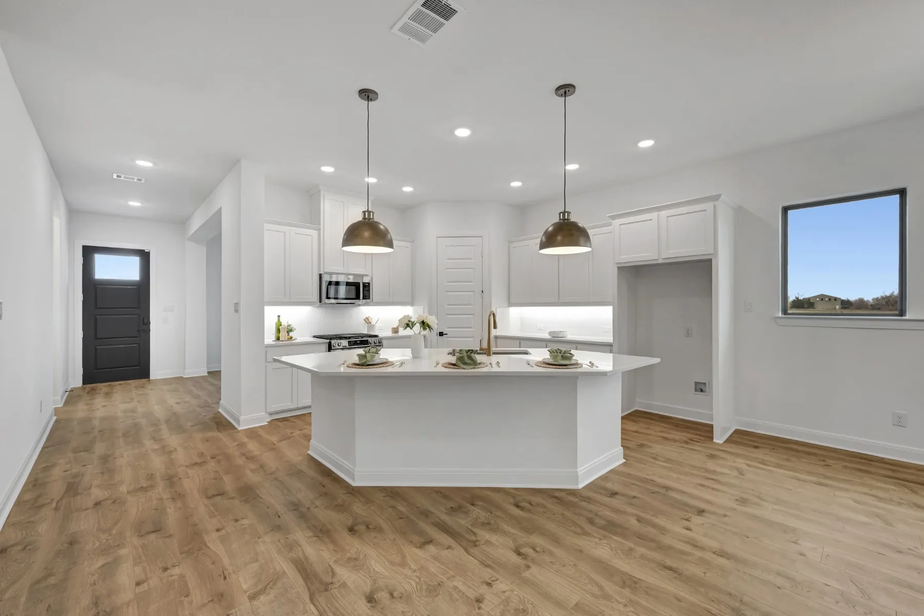 Single Family Residence For Sale in Kaufman County , 9200 Persimmon Lane, Mesquite, Texas 75126, 3 Bedroom, 3 Bathroom, 3 Garage spaces, 2,483 Sqft, built in 2025, mls#21155520, Real Estate Agent in Mesquite, Homes For Sale in Kaufman county, Homes For Sale in Mesquite, Realtor in Mesquite Texas, Real Estate Brokerage Independent Realty Texas, Luminita Cordes Realtor