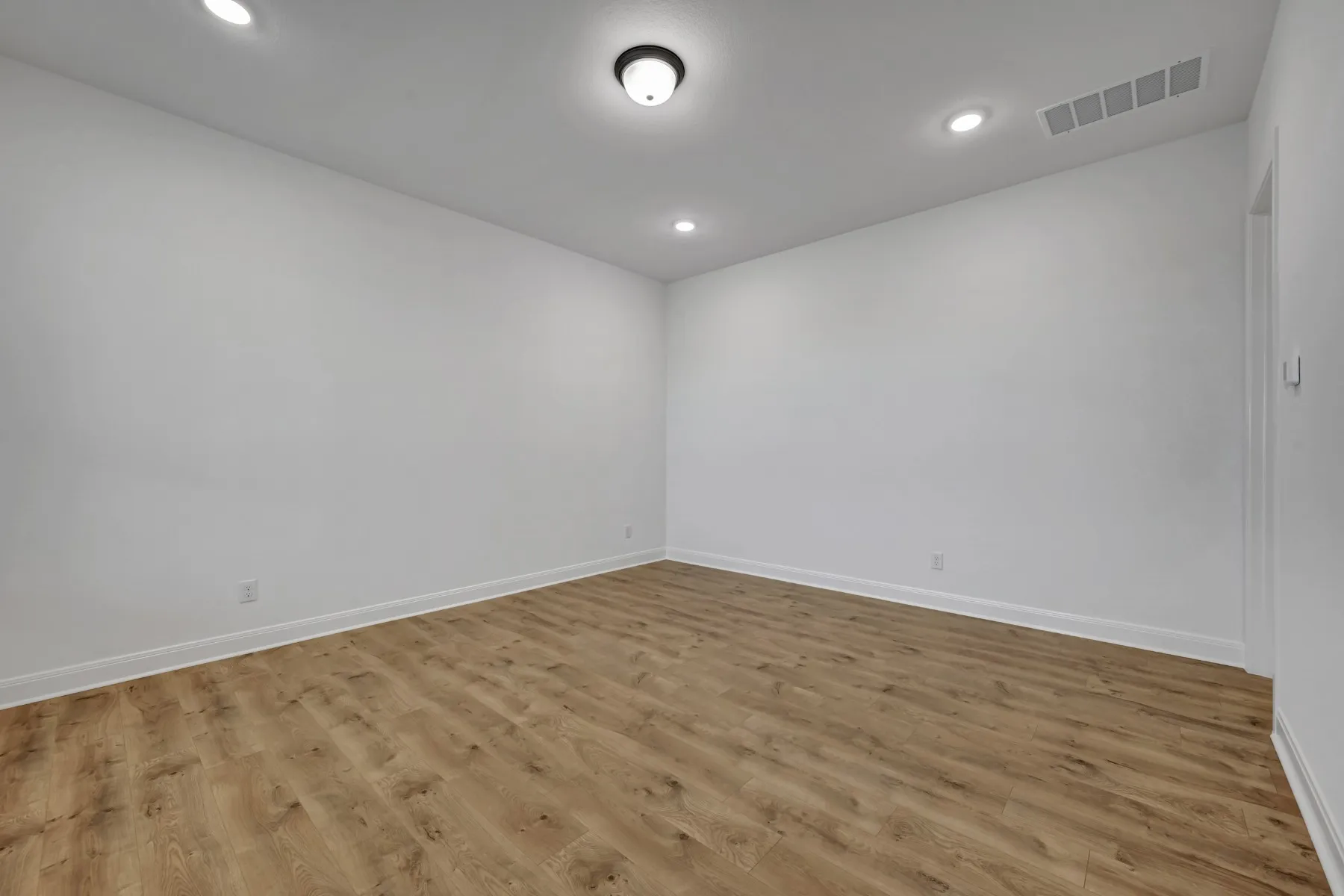 Single Family Residence For Sale in Kaufman County , 9200 Persimmon Lane, Mesquite, Texas 75126, 3 Bedroom, 3 Bathroom, 3 Garage spaces, 2,483 Sqft, built in 2025, mls#21155520, Real Estate Agent in Mesquite, Homes For Sale in Kaufman county, Homes For Sale in Mesquite, Realtor in Mesquite Texas, Real Estate Brokerage Independent Realty Texas, Luminita Cordes Realtor