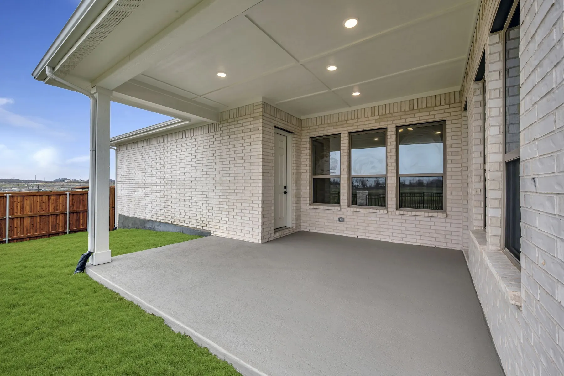 Single Family Residence For Sale in Kaufman County , 9200 Persimmon Lane, Mesquite, Texas 75126, 3 Bedroom, 3 Bathroom, 3 Garage spaces, 2,483 Sqft, built in 2025, mls#21155520, Real Estate Agent in Mesquite, Homes For Sale in Kaufman county, Homes For Sale in Mesquite, Realtor in Mesquite Texas, Real Estate Brokerage Independent Realty Texas, Luminita Cordes Realtor