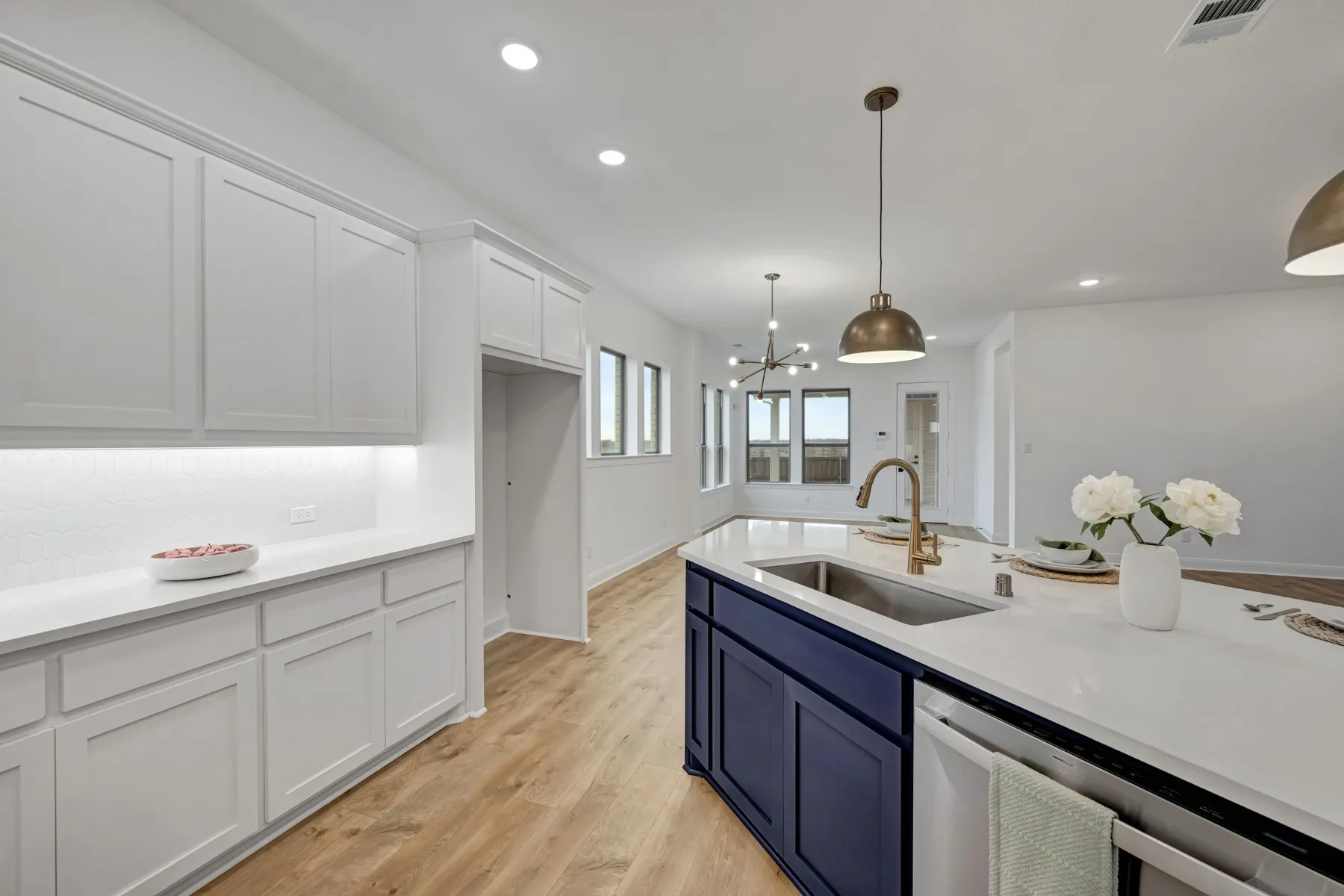 Single Family Residence For Sale in Kaufman County , 9200 Persimmon Lane, Mesquite, Texas 75126, 3 Bedroom, 3 Bathroom, 3 Garage spaces, 2,483 Sqft, built in 2025, mls#21155520, Real Estate Agent in Mesquite, Homes For Sale in Kaufman county, Homes For Sale in Mesquite, Realtor in Mesquite Texas, Real Estate Brokerage Independent Realty Texas, Luminita Cordes Realtor