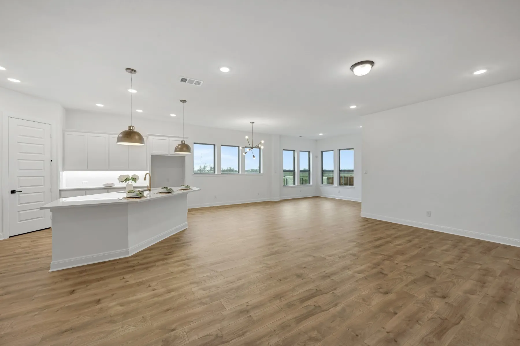 Single Family Residence For Sale in Kaufman County , 9200 Persimmon Lane, Mesquite, Texas 75126, 3 Bedroom, 3 Bathroom, 3 Garage spaces, 2,483 Sqft, built in 2025, mls#21155520, Real Estate Agent in Mesquite, Homes For Sale in Kaufman county, Homes For Sale in Mesquite, Realtor in Mesquite Texas, Real Estate Brokerage Independent Realty Texas, Luminita Cordes Realtor