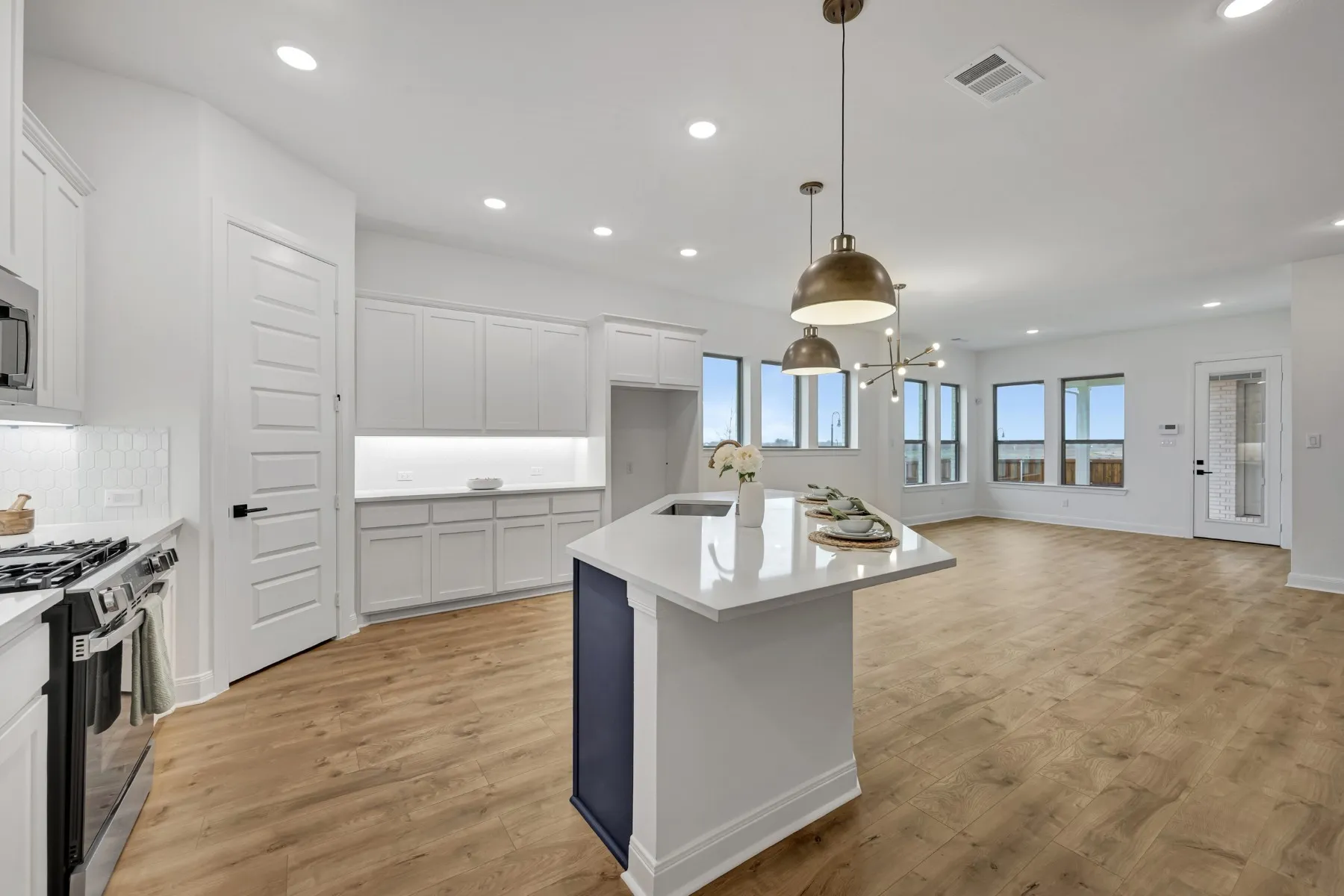 Single Family Residence For Sale in Kaufman County , 9200 Persimmon Lane, Mesquite, Texas 75126, 3 Bedroom, 3 Bathroom, 3 Garage spaces, 2,483 Sqft, built in 2025, mls#21155520, Real Estate Agent in Mesquite, Homes For Sale in Kaufman county, Homes For Sale in Mesquite, Realtor in Mesquite Texas, Real Estate Brokerage Independent Realty Texas, Luminita Cordes Realtor