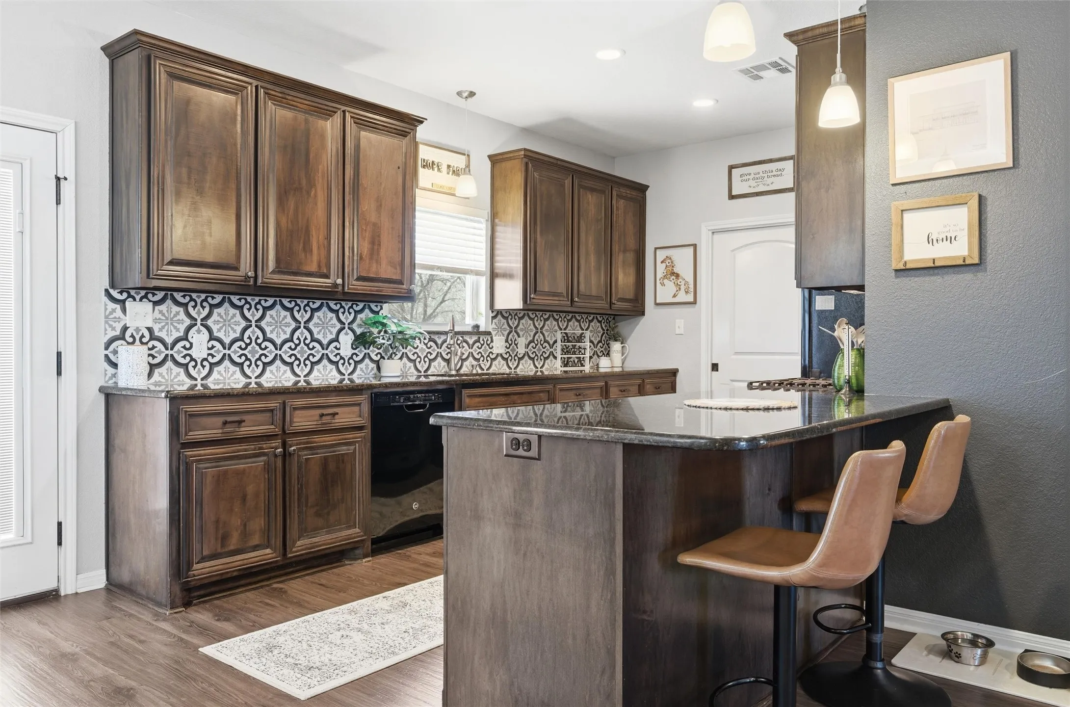 Single Family Residence For Sale in Mc Lennan County , 12992 Old Dallas Road, West, Texas 76691, 3 Bedrooms, 2 Bathrooms, Garage spaces, 1,696 Sqft, built in 2015, Price $389,900, mls#21155512, Real Estate Agent in West, Homes For Sale in Mc Lennan county, Homes For Sale in West, Realtor in West Texas, Real Estate Brokerage Independent Realty Texas, Luminita Cordes Realtor