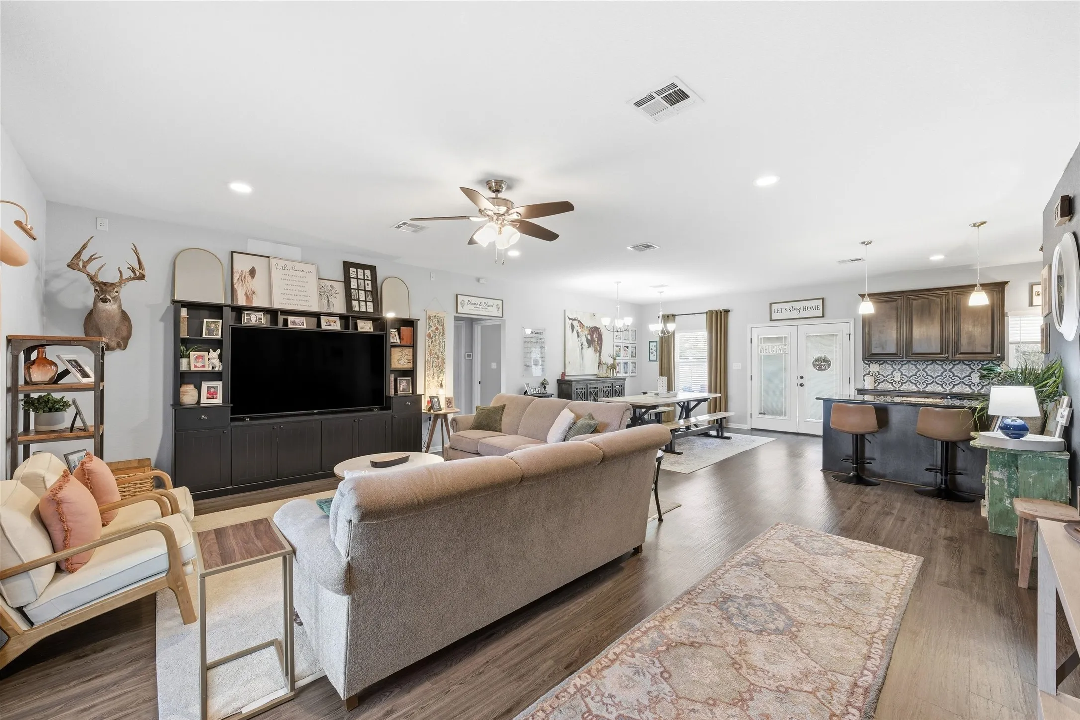 Single Family Residence For Sale in Mc Lennan County , 12992 Old Dallas Road, West, Texas 76691, 3 Bedrooms, 2 Bathrooms, Garage spaces, 1,696 Sqft, built in 2015, Price $389,900, mls#21155512, Real Estate Agent in West, Homes For Sale in Mc Lennan county, Homes For Sale in West, Realtor in West Texas, Real Estate Brokerage Independent Realty Texas, Luminita Cordes Realtor