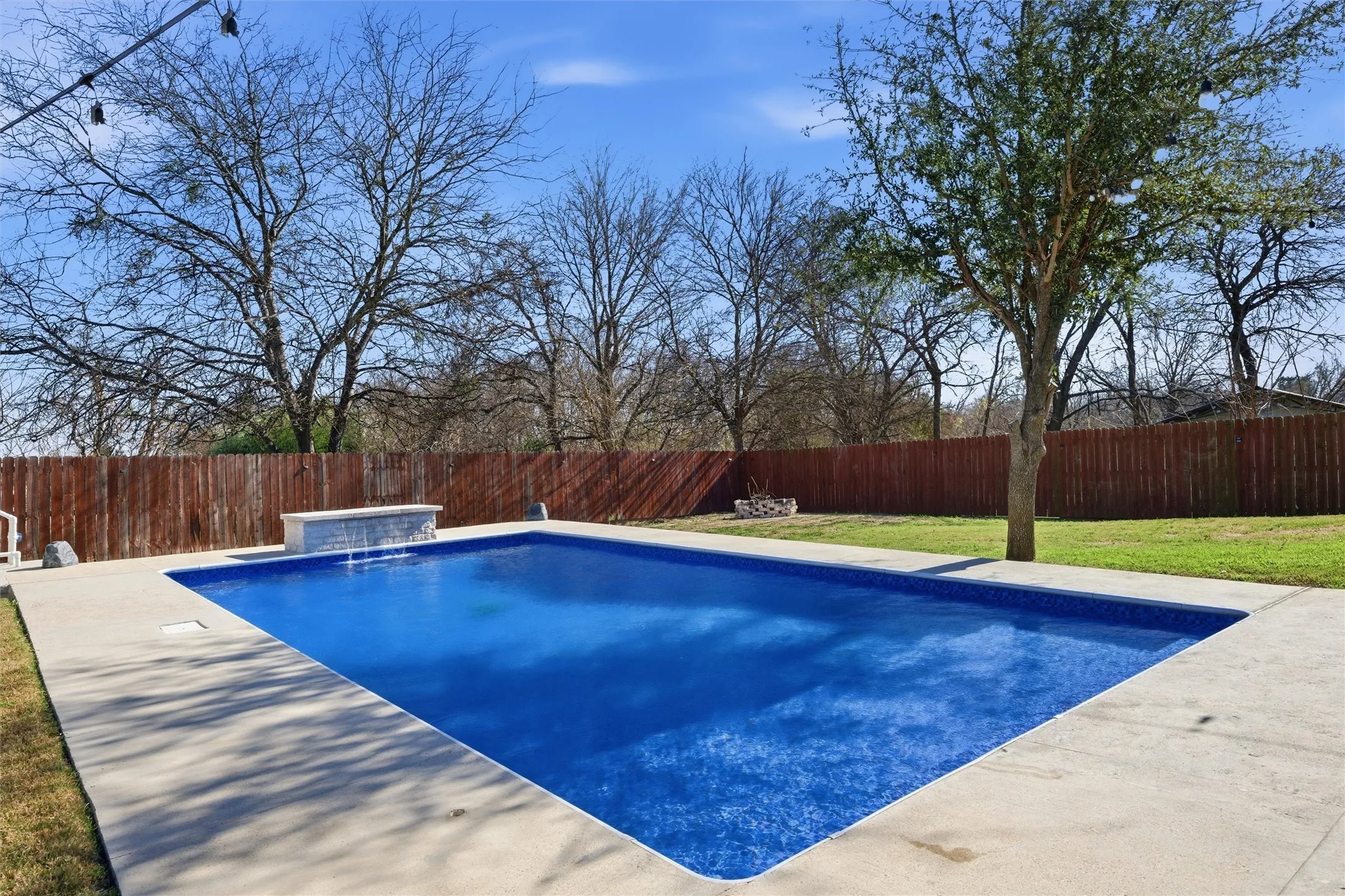 Single Family Residence For Sale in Mc Lennan County , 12992 Old Dallas Road, West, Texas 76691, 3 Bedrooms, 2 Bathrooms, Garage spaces, 1,696 Sqft, built in 2015, Price $389,900, mls#21155512, Real Estate Agent in West, Homes For Sale in Mc Lennan county, Homes For Sale in West, Realtor in West Texas, Real Estate Brokerage Independent Realty Texas, Luminita Cordes Realtor