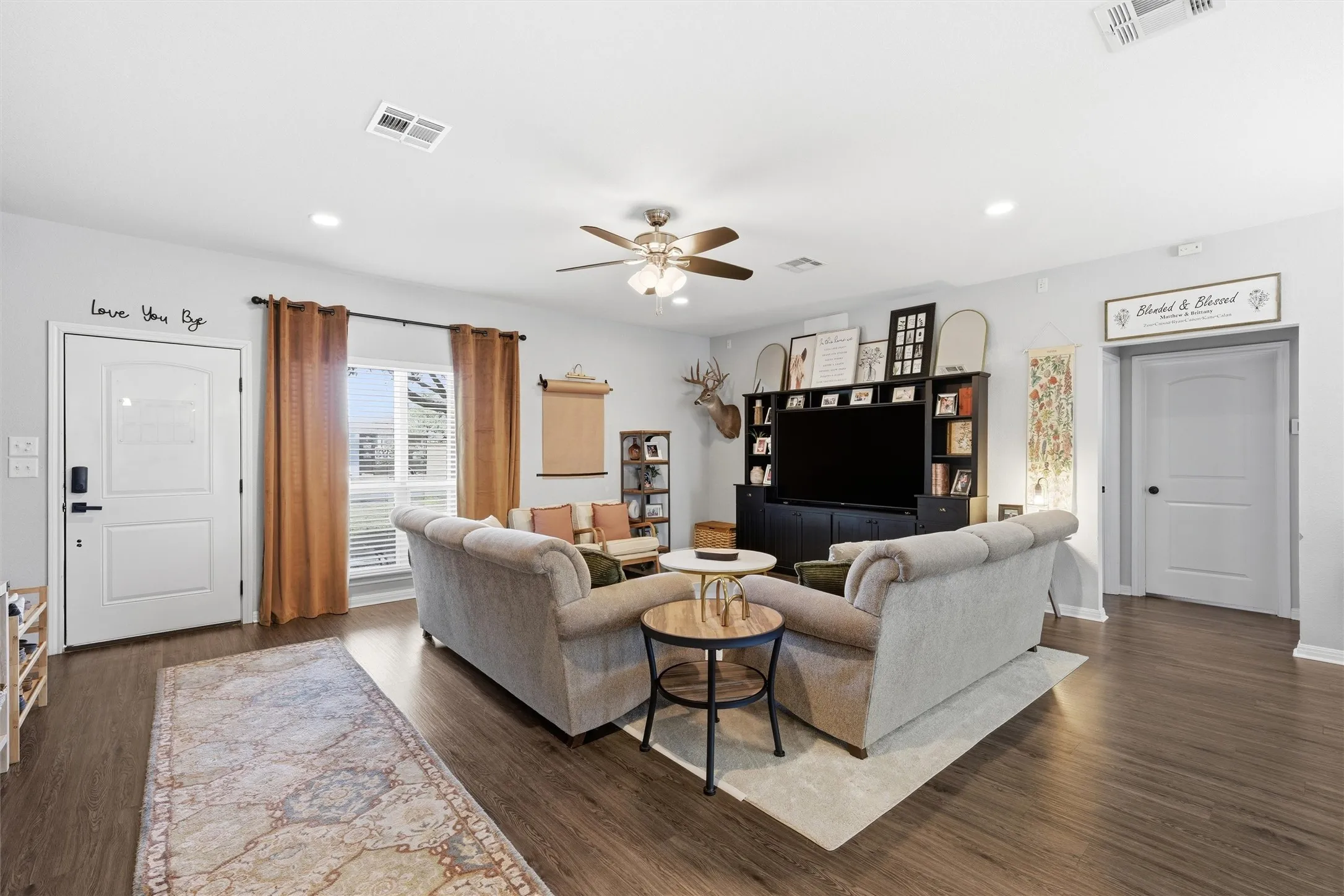Single Family Residence For Sale in Mc Lennan County , 12992 Old Dallas Road, West, Texas 76691, 3 Bedrooms, 2 Bathrooms, Garage spaces, 1,696 Sqft, built in 2015, Price $389,900, mls#21155512, Real Estate Agent in West, Homes For Sale in Mc Lennan county, Homes For Sale in West, Realtor in West Texas, Real Estate Brokerage Independent Realty Texas, Luminita Cordes Realtor
