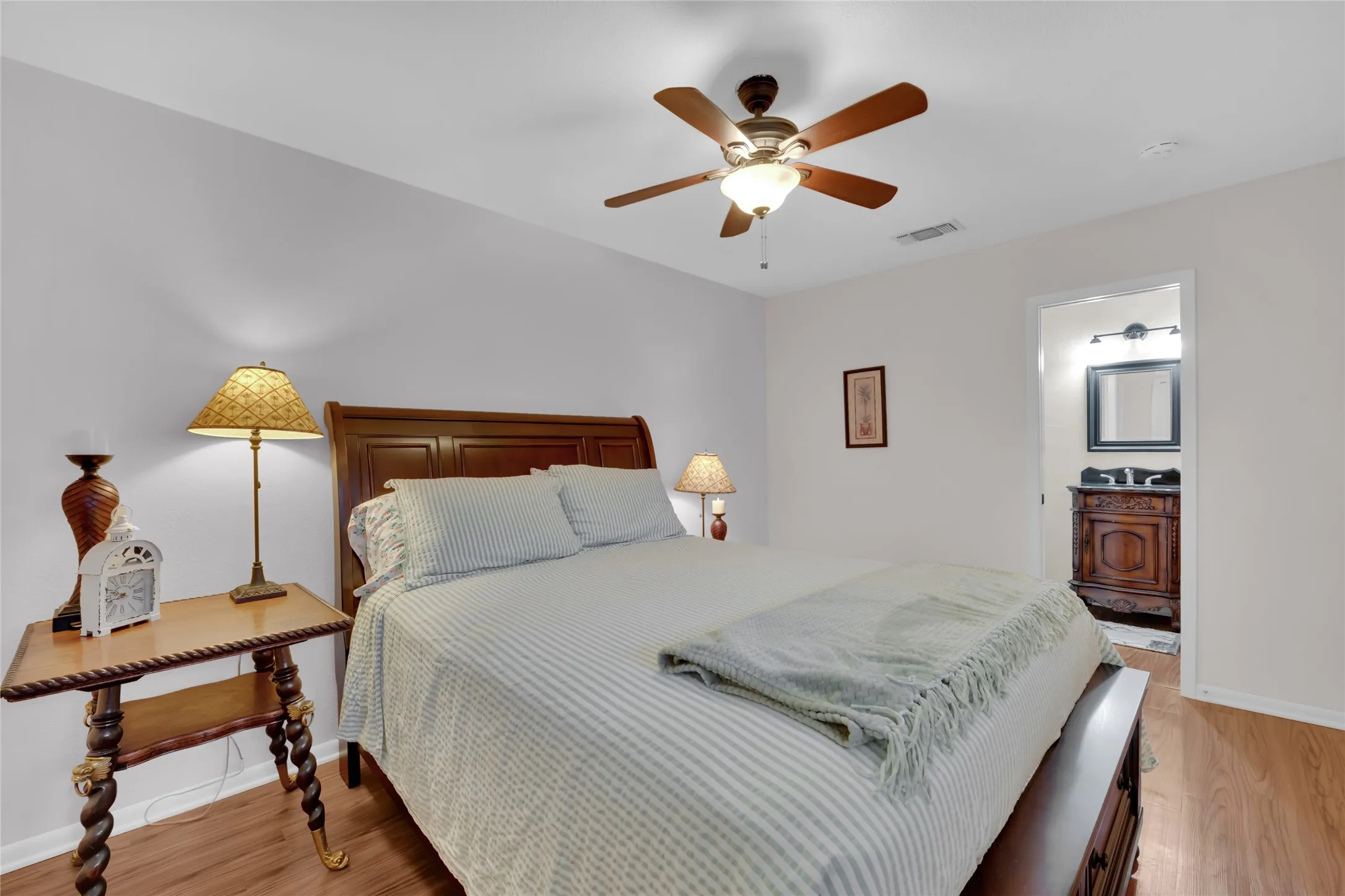 Condominium For Sale in Burnet County , 1201 Fm 1431 8, Marble Falls, Texas 78654, 3 Bedroom, 2 Bathroom, 1 Garage spaces, 1,507 Sqft, built in 1978, Price $199,000, mls#21148964, Real Estate Agent in Marble Falls, Homes For Sale in Burnet county, Homes For Sale in Marble Falls, Realtor in Marble Falls Texas, Real Estate Brokerage Independent Realty Texas, Luminita Cordes Realtor