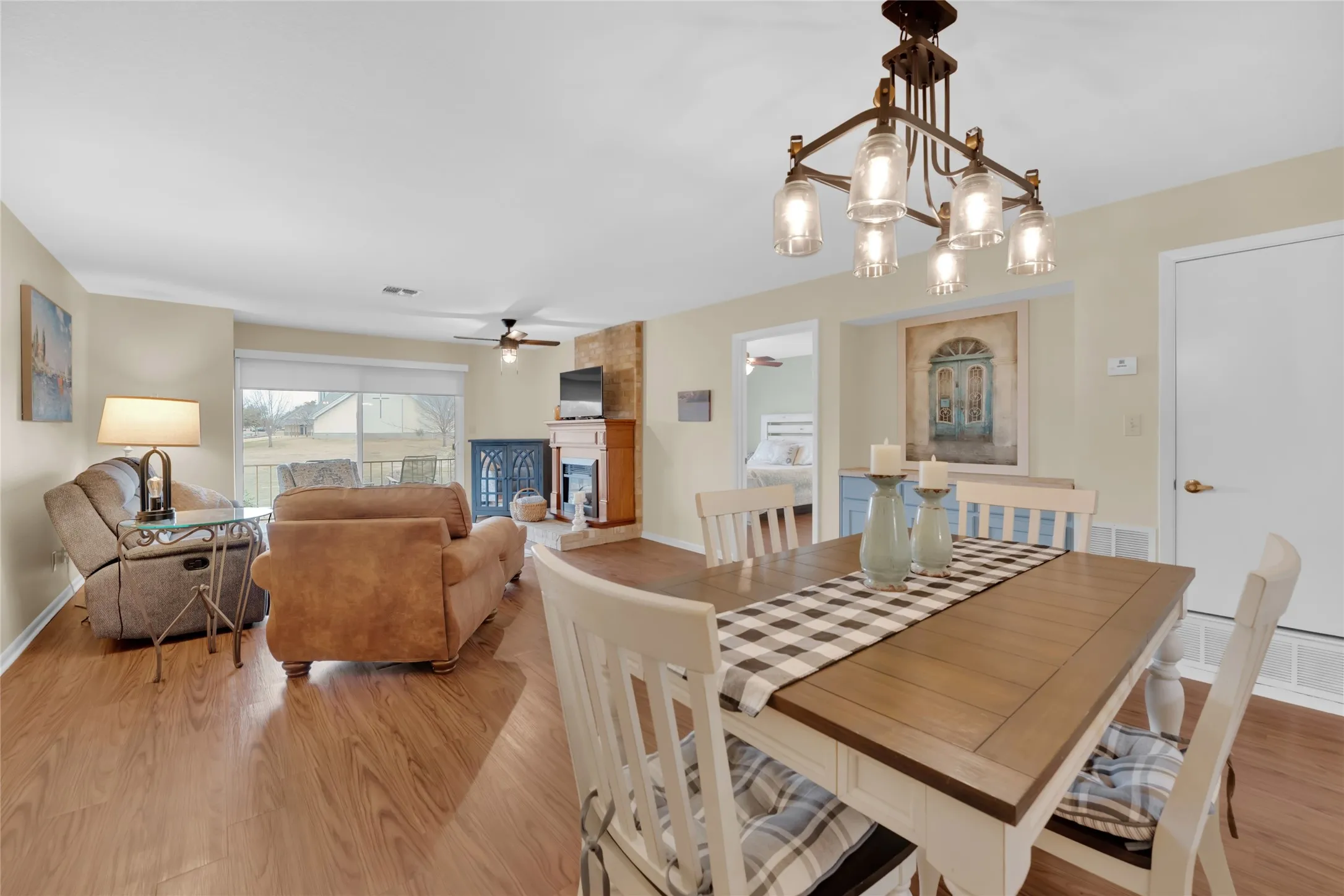 Condominium For Sale in Burnet County , 1201 Fm 1431 8, Marble Falls, Texas 78654, 3 Bedroom, 2 Bathroom, 1 Garage spaces, 1,507 Sqft, built in 1978, Price $199,000, mls#21148964, Real Estate Agent in Marble Falls, Homes For Sale in Burnet county, Homes For Sale in Marble Falls, Realtor in Marble Falls Texas, Real Estate Brokerage Independent Realty Texas, Luminita Cordes Realtor