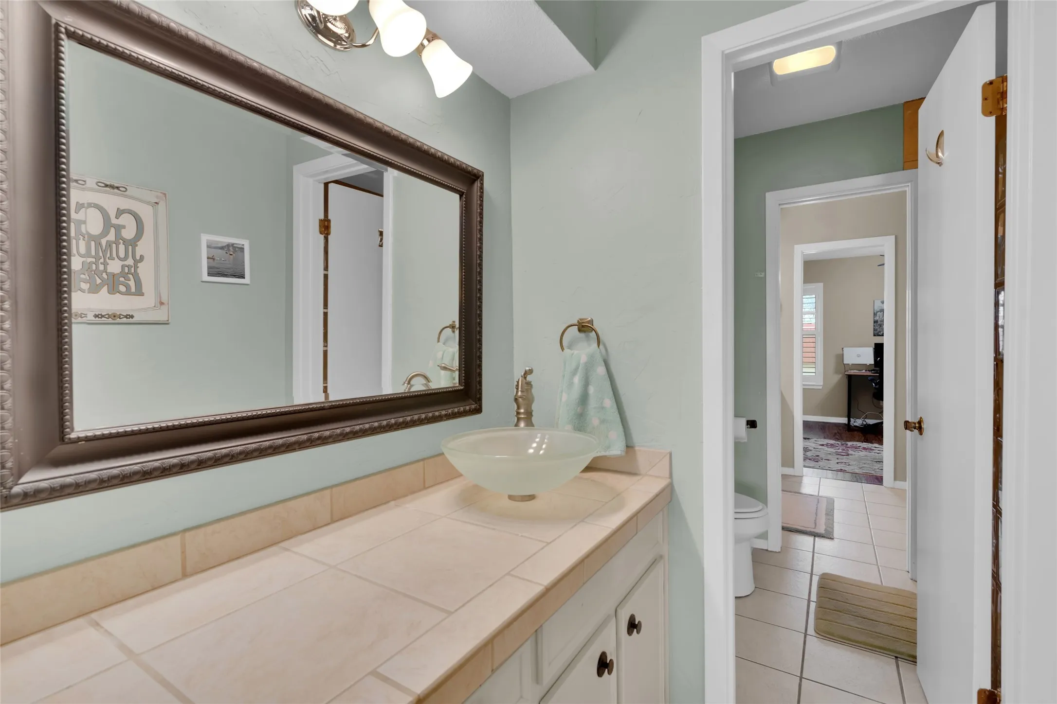 Condominium For Sale in Burnet County , 1201 Fm 1431 8, Marble Falls, Texas 78654, 3 Bedroom, 2 Bathroom, 1 Garage spaces, 1,507 Sqft, built in 1978, Price $199,000, mls#21148964, Real Estate Agent in Marble Falls, Homes For Sale in Burnet county, Homes For Sale in Marble Falls, Realtor in Marble Falls Texas, Real Estate Brokerage Independent Realty Texas, Luminita Cordes Realtor