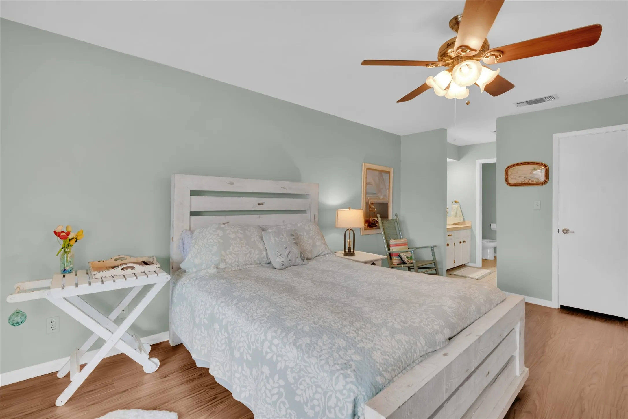 Condominium For Sale in Burnet County , 1201 Fm 1431 8, Marble Falls, Texas 78654, 3 Bedroom, 2 Bathroom, 1 Garage spaces, 1,507 Sqft, built in 1978, Price $199,000, mls#21148964, Real Estate Agent in Marble Falls, Homes For Sale in Burnet county, Homes For Sale in Marble Falls, Realtor in Marble Falls Texas, Real Estate Brokerage Independent Realty Texas, Luminita Cordes Realtor