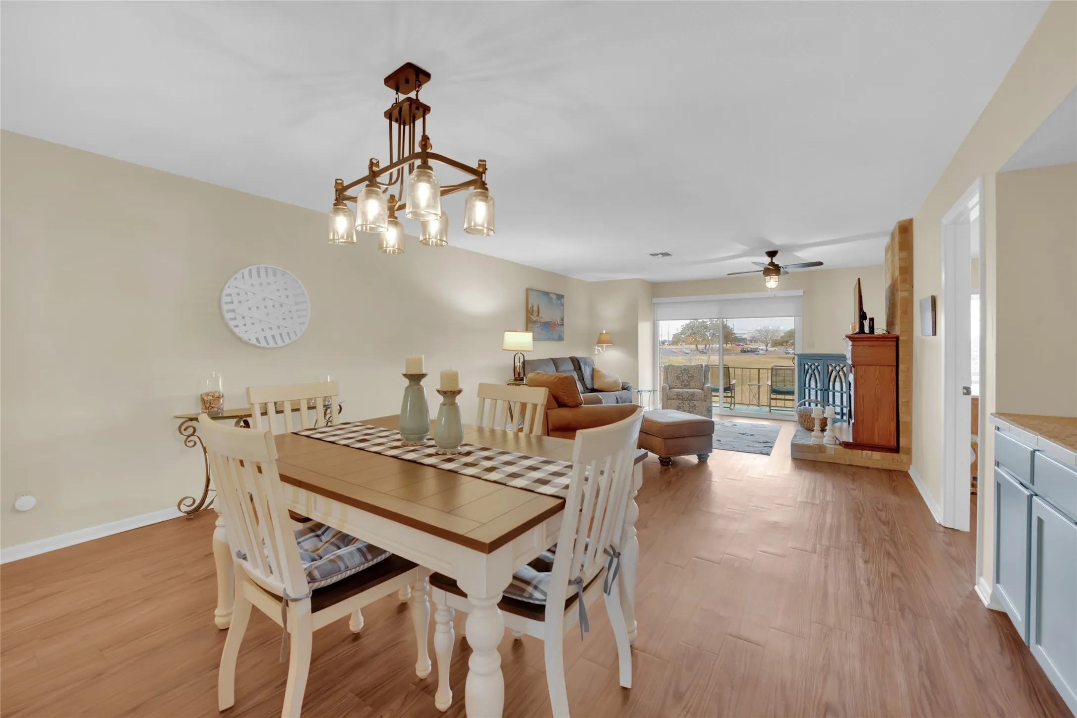 Condominium For Sale in Burnet County , 1201 Fm 1431 8, Marble Falls, Texas 78654, 3 Bedroom, 2 Bathroom, 1 Garage spaces, 1,507 Sqft, built in 1978, Price $199,000, mls#21148964, Real Estate Agent in Marble Falls, Homes For Sale in Burnet county, Homes For Sale in Marble Falls, Realtor in Marble Falls Texas, Real Estate Brokerage Independent Realty Texas, Luminita Cordes Realtor