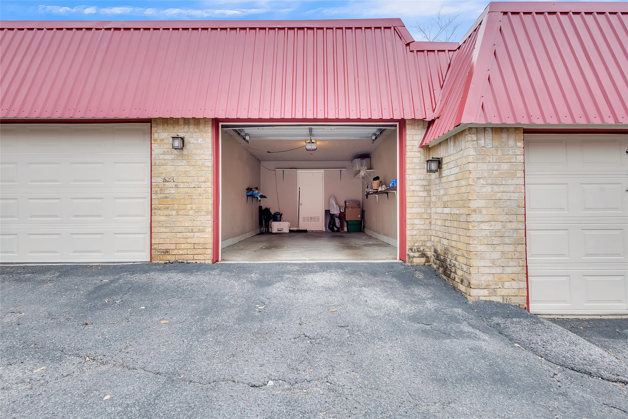 Condominium For Sale in Burnet County , 1201 Fm 1431 8, Marble Falls, Texas 78654, 3 Bedroom, 2 Bathroom, 1 Garage spaces, 1,507 Sqft, built in 1978, Price $199,000, mls#21148964, Real Estate Agent in Marble Falls, Homes For Sale in Burnet county, Homes For Sale in Marble Falls, Realtor in Marble Falls Texas, Real Estate Brokerage Independent Realty Texas, Luminita Cordes Realtor