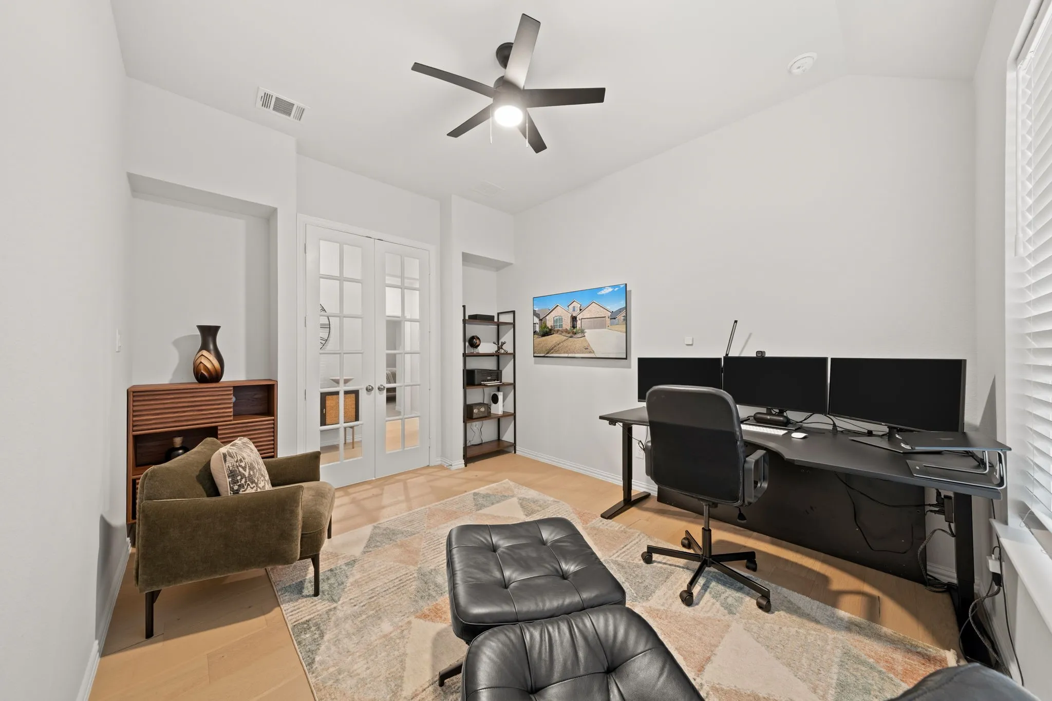 Single Family Residence For Sale in Denton County , 549 Cedarwood Street, Little Elm, Texas 76227, 4 Bedroom, 3 Bathroom, 2 Garage spaces, 2,426 Sqft, built in 2022, mls#21155703, Real Estate Agent in Little Elm, Homes For Sale in Denton county, Homes For Sale in Little Elm, Realtor in Little Elm Texas, Real Estate Brokerage Independent Realty Texas, Luminita Cordes Realtor