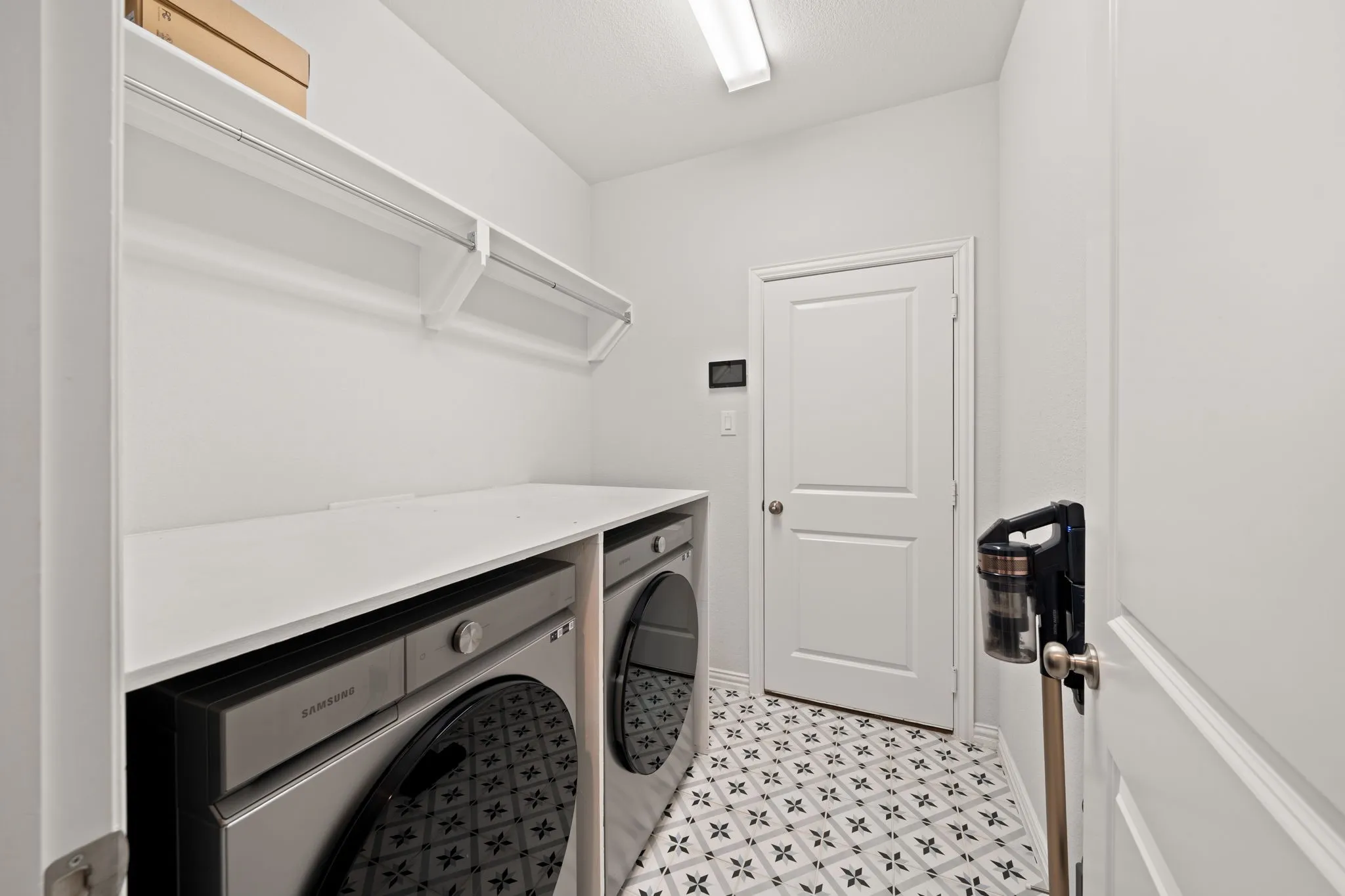 Single Family Residence For Sale in Denton County , 549 Cedarwood Street, Little Elm, Texas 76227, 4 Bedroom, 3 Bathroom, 2 Garage spaces, 2,426 Sqft, built in 2022, mls#21155703, Real Estate Agent in Little Elm, Homes For Sale in Denton county, Homes For Sale in Little Elm, Realtor in Little Elm Texas, Real Estate Brokerage Independent Realty Texas, Luminita Cordes Realtor