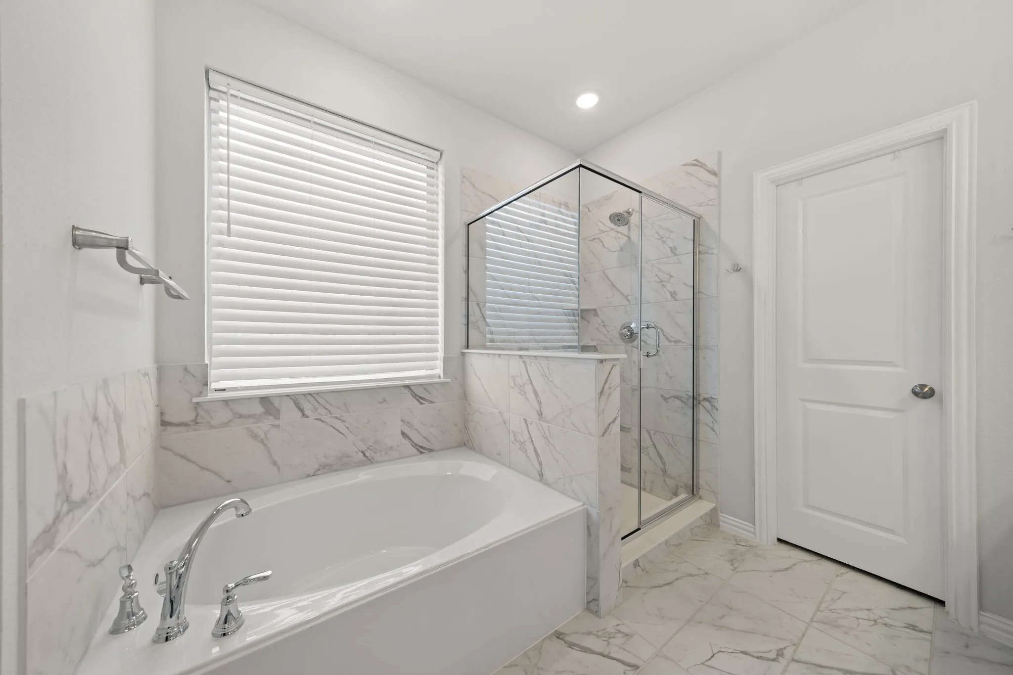 Single Family Residence For Sale in Denton County , 549 Cedarwood Street, Little Elm, Texas 76227, 4 Bedroom, 3 Bathroom, 2 Garage spaces, 2,426 Sqft, built in 2022, mls#21155703, Real Estate Agent in Little Elm, Homes For Sale in Denton county, Homes For Sale in Little Elm, Realtor in Little Elm Texas, Real Estate Brokerage Independent Realty Texas, Luminita Cordes Realtor