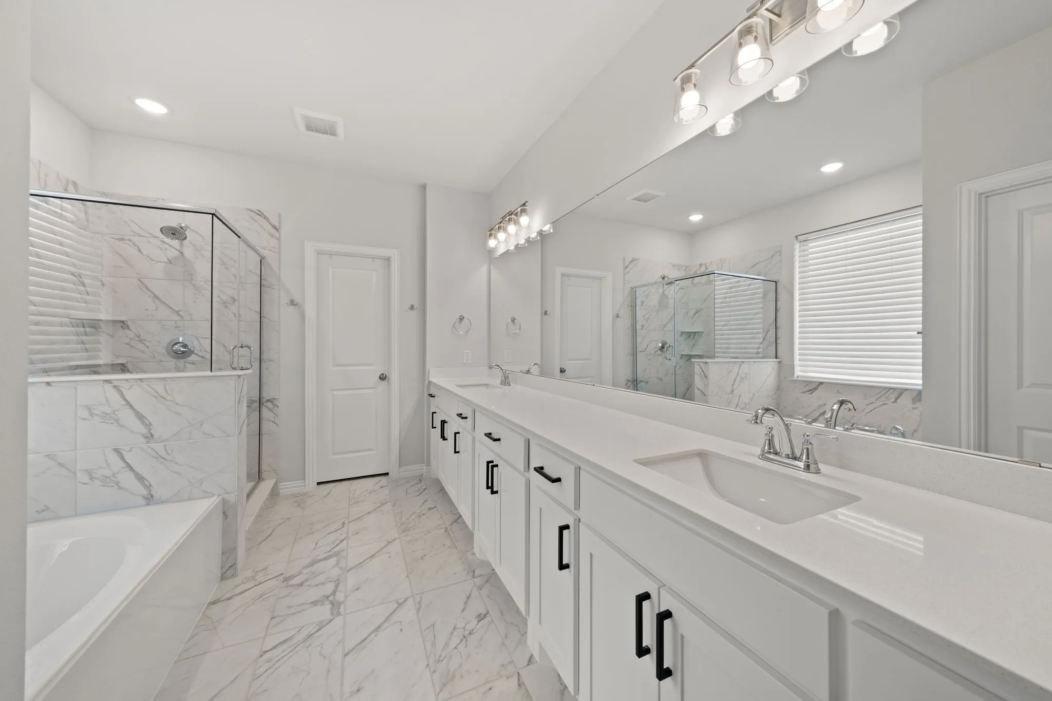 Single Family Residence For Sale in Denton County , 549 Cedarwood Street, Little Elm, Texas 76227, 4 Bedroom, 3 Bathroom, 2 Garage spaces, 2,426 Sqft, built in 2022, mls#21155703, Real Estate Agent in Little Elm, Homes For Sale in Denton county, Homes For Sale in Little Elm, Realtor in Little Elm Texas, Real Estate Brokerage Independent Realty Texas, Luminita Cordes Realtor