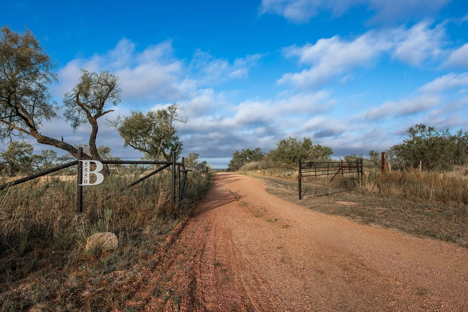 Single Family Residence For Sale in Mc Culloch County , 5550 S US Highway 87, Brady, Texas 76825, 3 Bedrooms, 2 Bathrooms, 2 Garage spaces, 2,835 Sqft, built in 2021, Preowned, Price $1,830,000, mls#21155871, Real Estate Agent in Brady, Homes For Sale in Mc Culloch county, Homes For Sale in Brady, Realtor in Brady Texas, Real Estate Brokerage Independent Realty Texas, Luminita Cordes Realtor