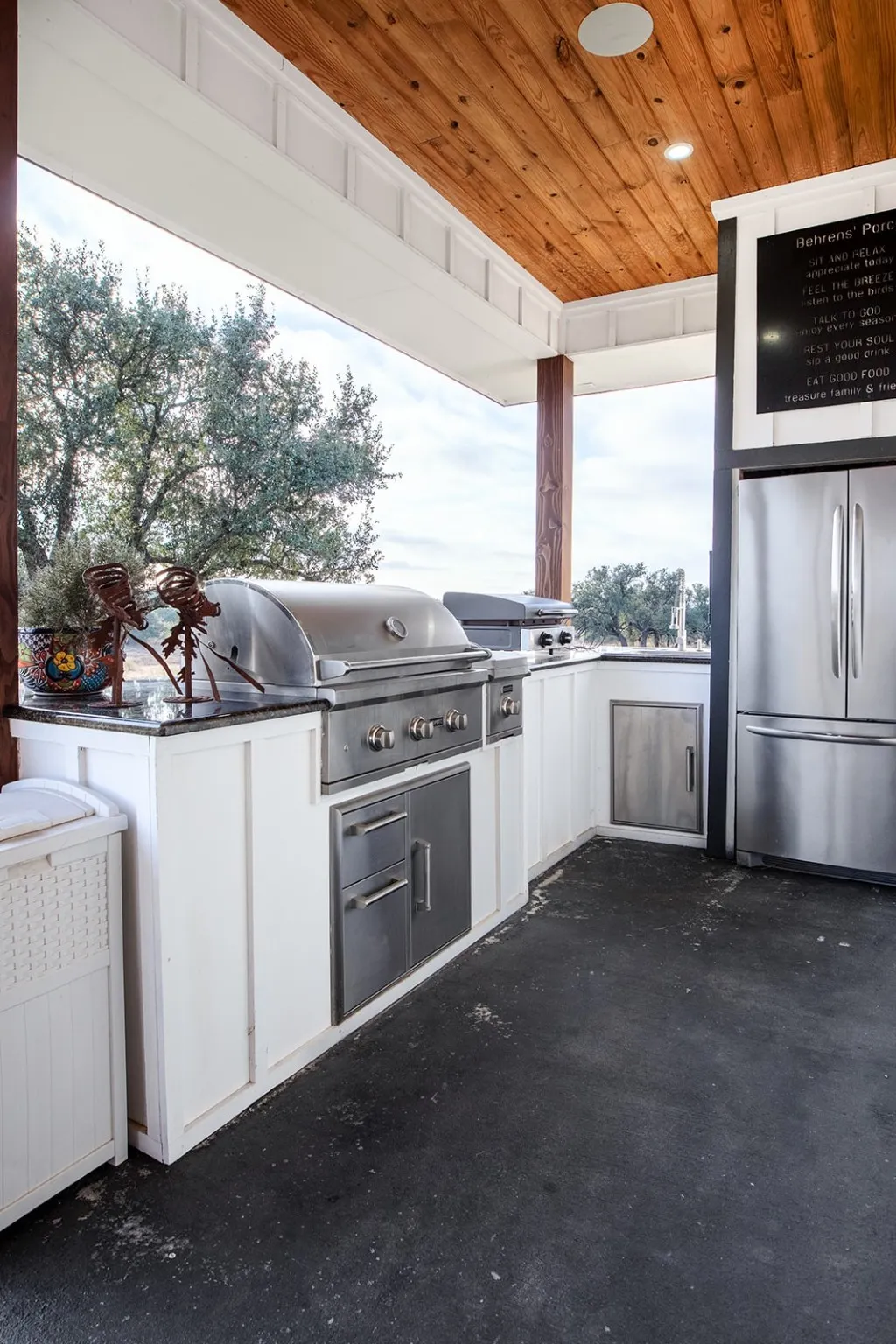 Single Family Residence For Sale in Mc Culloch County , 5550 S US Highway 87, Brady, Texas 76825, 3 Bedrooms, 2 Bathrooms, 2 Garage spaces, 2,835 Sqft, built in 2021, Preowned, Price $1,830,000, mls#21155871, Real Estate Agent in Brady, Homes For Sale in Mc Culloch county, Homes For Sale in Brady, Realtor in Brady Texas, Real Estate Brokerage Independent Realty Texas, Luminita Cordes Realtor