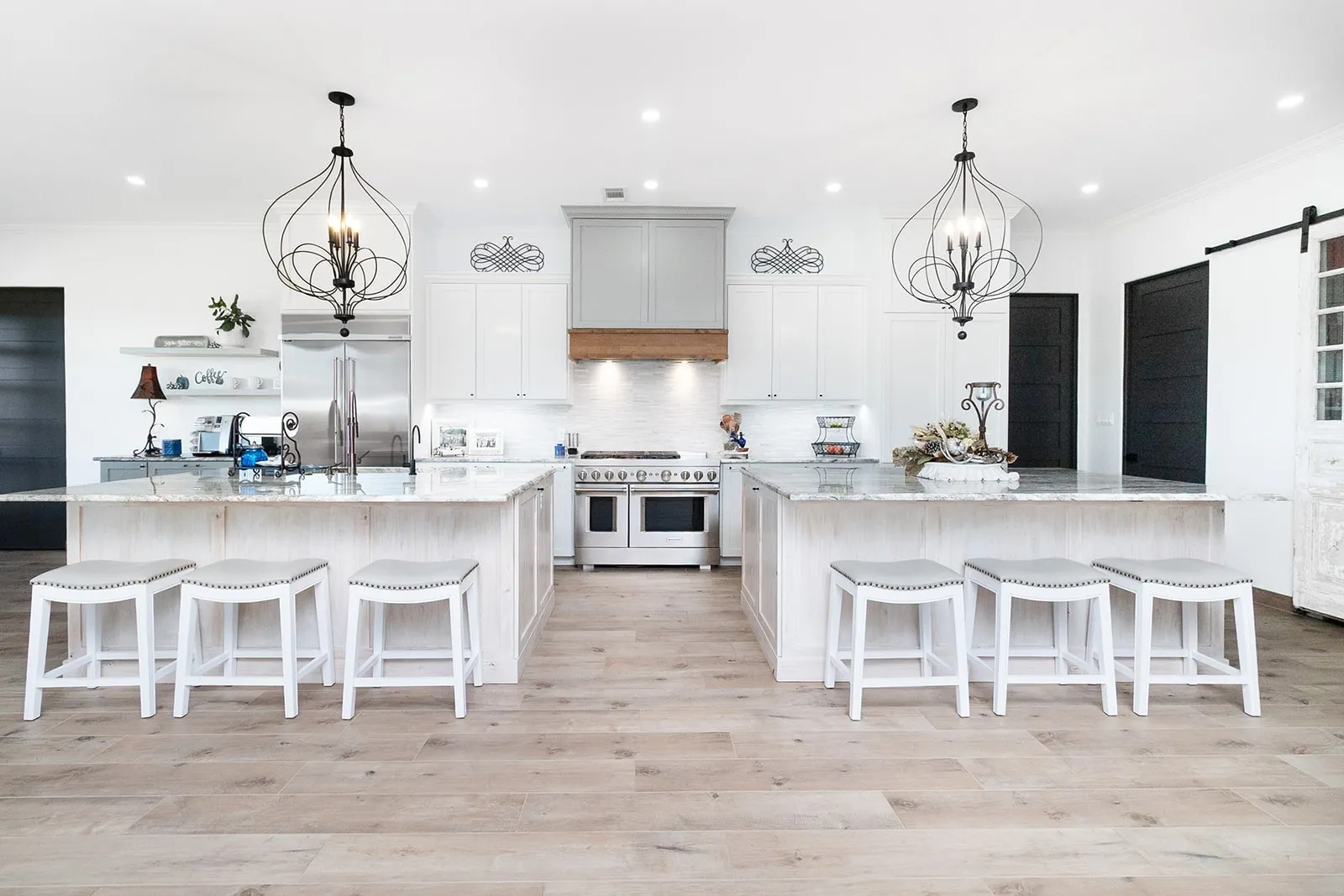 Single Family Residence For Sale in Mc Culloch County , 5550 S US Highway 87, Brady, Texas 76825, 3 Bedrooms, 2 Bathrooms, 2 Garage spaces, 2,835 Sqft, built in 2021, Preowned, Price $1,830,000, mls#21155871, Real Estate Agent in Brady, Homes For Sale in Mc Culloch county, Homes For Sale in Brady, Realtor in Brady Texas, Real Estate Brokerage Independent Realty Texas, Luminita Cordes Realtor