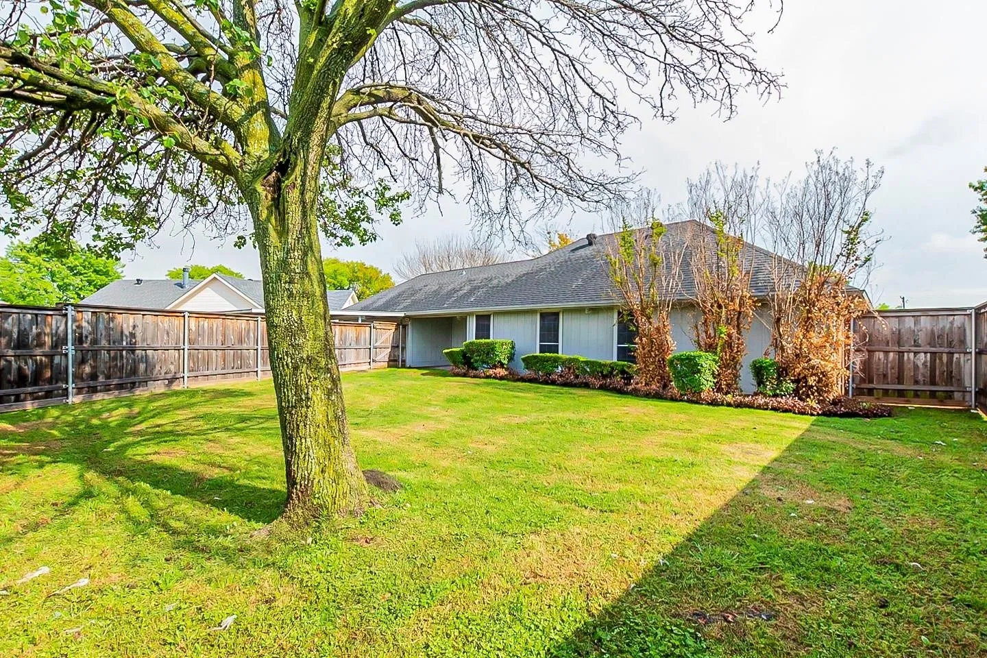 Single Family Residence For Sale in Dallas County , 4415 Haverhill Lane, Sachse, Texas 75048, 3 Bedroom, 2 Bathroom, 2 Garage spaces, 1,332 Sqft, built in 1991, mls#21155854, Real Estate Agent in Sachse, Homes For Sale in Dallas county, Homes For Sale in Sachse, Realtor in Sachse Texas, Real Estate Brokerage Independent Realty Texas, Luminita Cordes Realtor