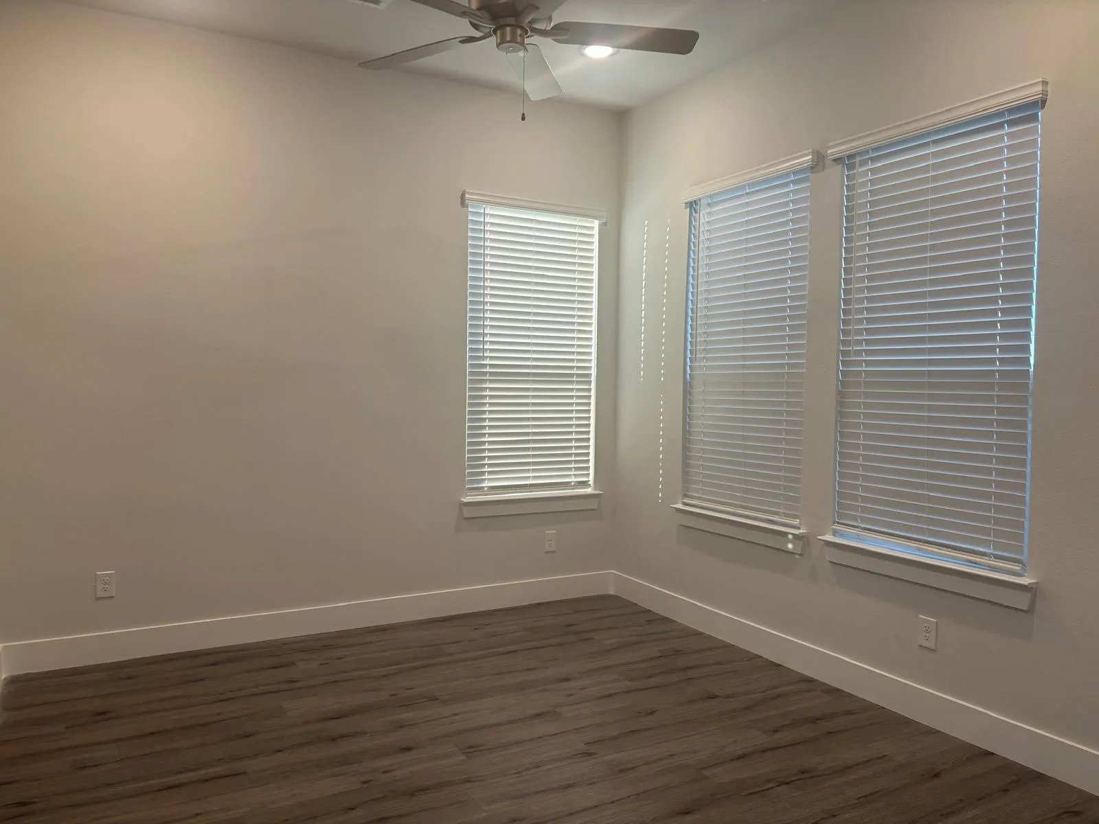 Townhouse For Rent in Tarrant County , 825 W Mayfield Road 102, Arlington, Texas 76015, 2 Bedroom, 2 Bathroom, Garage spaces, 960 Sqft, built in 2025, mls#21155894, Real Estate Agent in Arlington, Homes For Rent in Tarrant county, Homes For Rent in Arlington, Realtor in Arlington Texas, Real Estate Brokerage Independent Realty Texas, Luminita Cordes Realtor