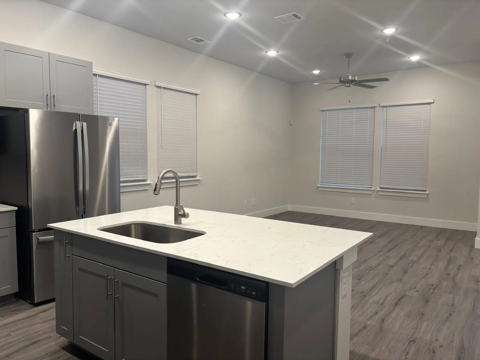Townhouse For Rent in Tarrant County , 825 W Mayfield Road 115, Arlington, Texas 76015, 2 Bedroom, 3 Bathroom, Garage spaces, 1,113 Sqft, built in 2025, mls#21155907, Real Estate Agent in Arlington, Homes For Rent in Tarrant county, Homes For Rent in Arlington, Realtor in Arlington Texas, Real Estate Brokerage Independent Realty Texas, Luminita Cordes Realtor