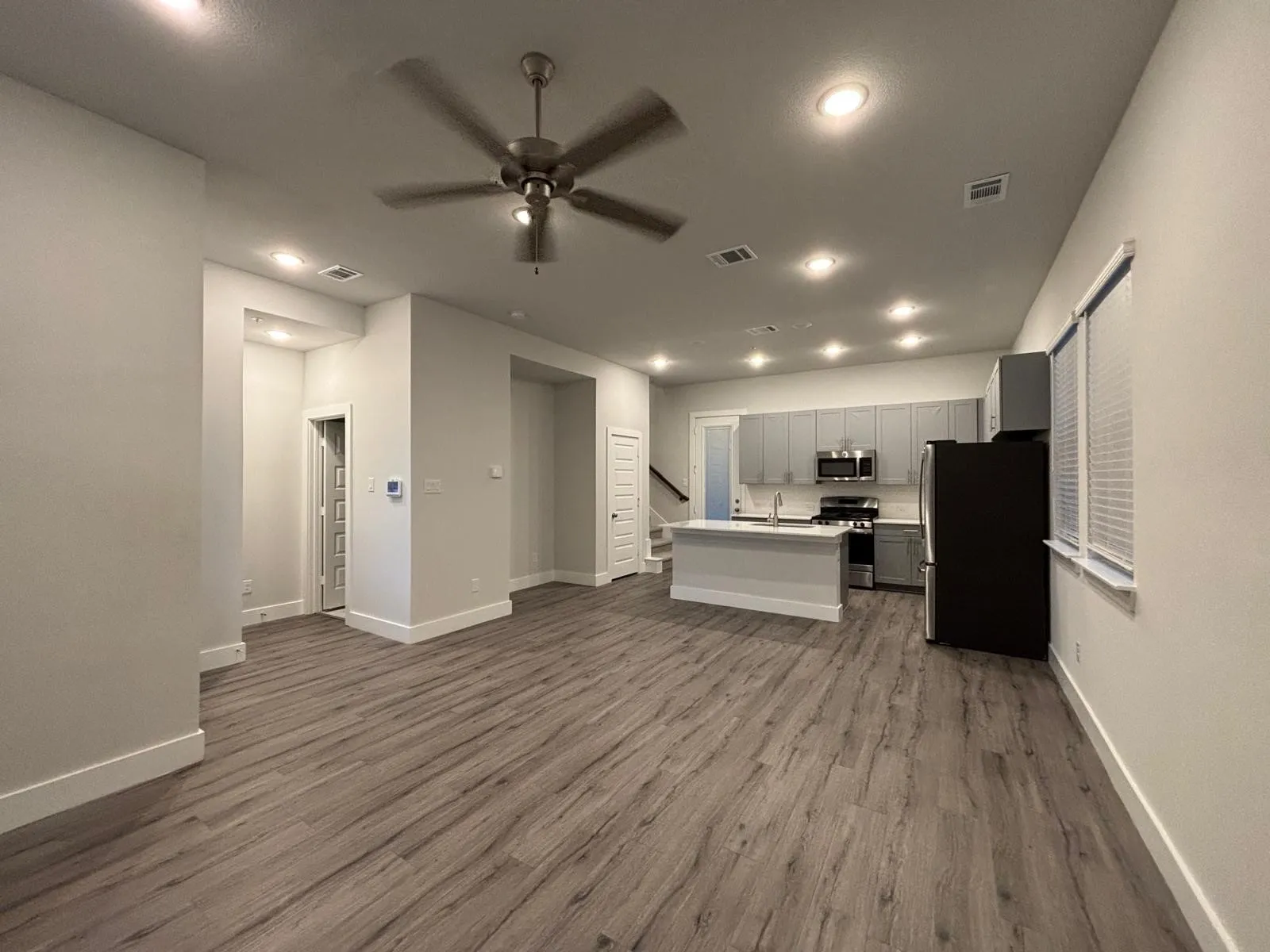 Townhouse For Rent in Tarrant County , 825 W Mayfield Road 115, Arlington, Texas 76015, 2 Bedroom, 3 Bathroom, Garage spaces, 1,113 Sqft, built in 2025, mls#21155907, Real Estate Agent in Arlington, Homes For Rent in Tarrant county, Homes For Rent in Arlington, Realtor in Arlington Texas, Real Estate Brokerage Independent Realty Texas, Luminita Cordes Realtor