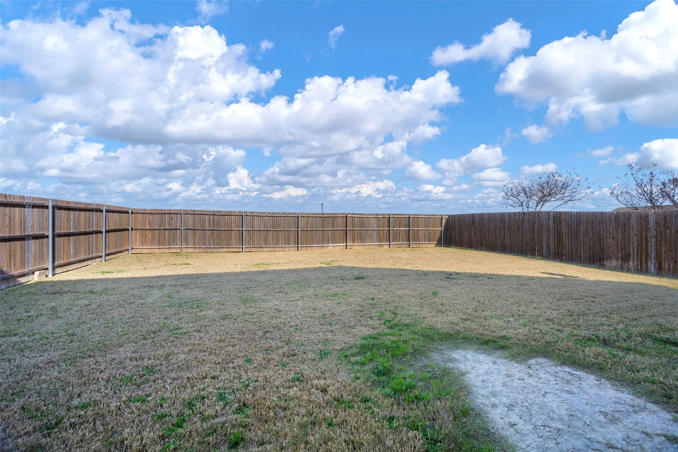 Single Family Residence For Sale in Kaufman County , 4059 Three Forks Road, Kaufman, Texas 75142, 4 Bedroom, 3 Bathroom, 2 Garage spaces, 2,902 Sqft, built in 2020, mls#21155936, Real Estate Agent in Kaufman, Homes For Sale in Kaufman county, Homes For Sale in Kaufman, Realtor in Kaufman Texas, Real Estate Brokerage Independent Realty Texas, Luminita Cordes Realtor