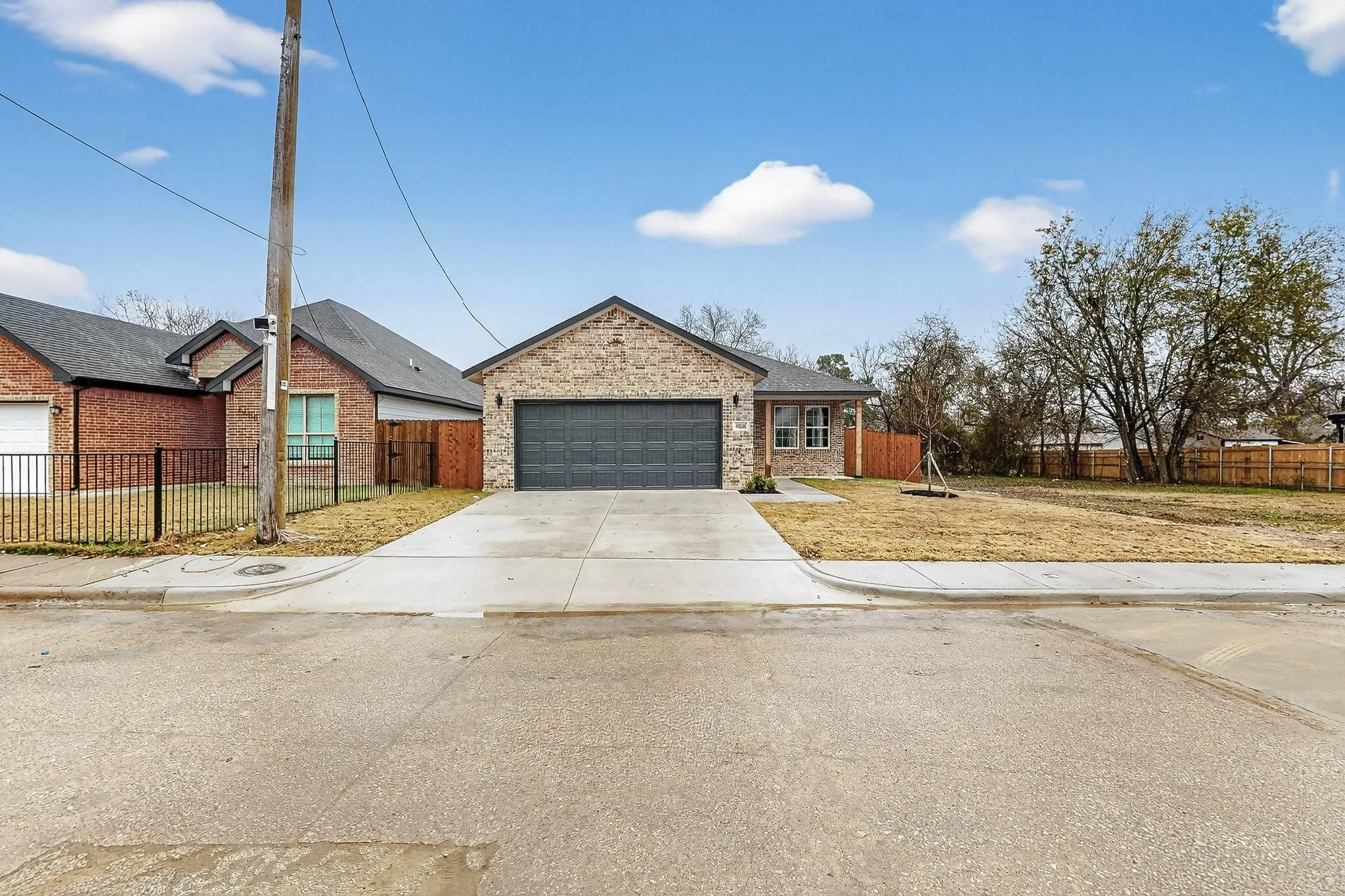 Single Family Residence For Sale in Dallas County , 4523 Metropolitan Avenue, Dallas, Texas 75210, 3 Bedrooms, 2 Bathrooms, 2 Garage spaces, 1,415 Sqft, built in 2025, New Construction - Complete, Price $265,000, mls#21120458, Real Estate Agent in Dallas, Homes For Sale in Dallas county, Homes For Sale in Dallas, Realtor in Dallas Texas, Real Estate Brokerage Independent Realty Texas, Luminita Cordes Realtor