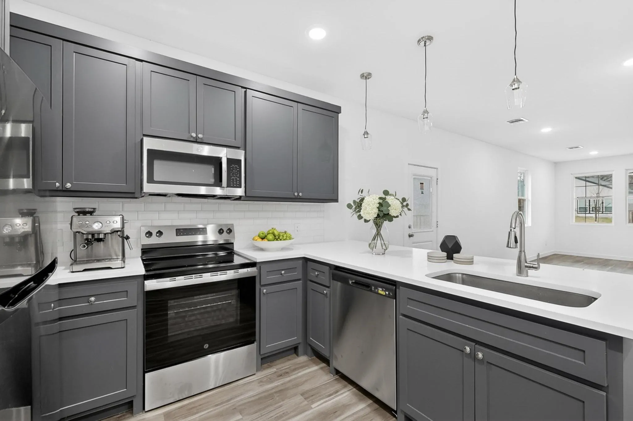 Single Family Residence For Sale in Dallas County , 4523 Metropolitan Avenue, Dallas, Texas 75210, 3 Bedrooms, 2 Bathrooms, 2 Garage spaces, 1,415 Sqft, built in 2025, New Construction - Complete, Price $265,000, mls#21120458, Real Estate Agent in Dallas, Homes For Sale in Dallas county, Homes For Sale in Dallas, Realtor in Dallas Texas, Real Estate Brokerage Independent Realty Texas, Luminita Cordes Realtor