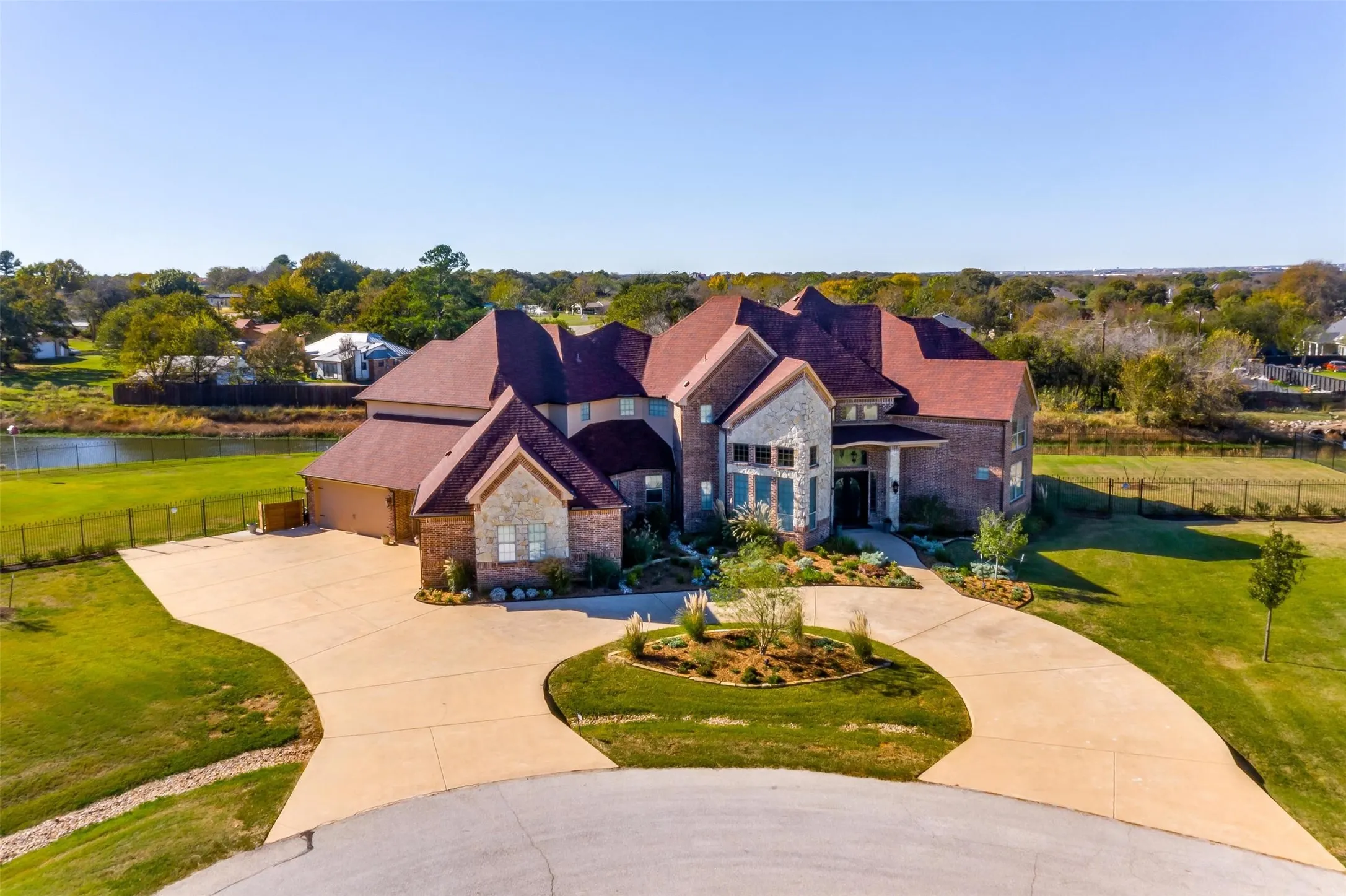 Single Family Residence For Sale in Tarrant County , 3701 Canyon Pass Trail, Burleson, Texas 76028, 5 Bedroom, 7 Bathroom, 4 Garage spaces, 6,448 Sqft, built in 2007, Preowned, mls#21155201, Real Estate Agent in Burleson, Homes For Sale in Tarrant county, Homes For Sale in Burleson, Realtor in Burleson Texas, Real Estate Brokerage Independent Realty Texas, Luminita Cordes Realtor