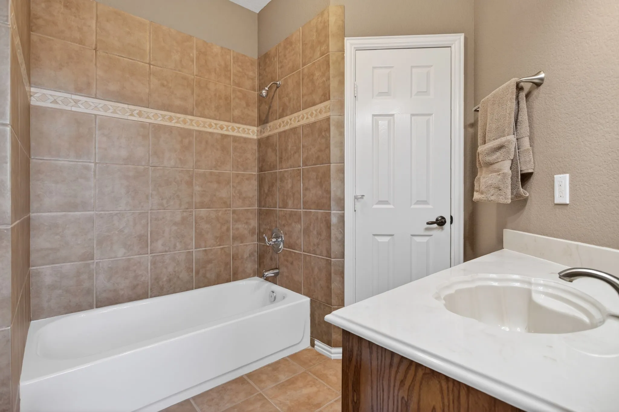 Single Family Residence For Sale in Tarrant County , 3701 Canyon Pass Trail, Burleson, Texas 76028, 5 Bedroom, 7 Bathroom, 4 Garage spaces, 6,448 Sqft, built in 2007, Preowned, mls#21155201, Real Estate Agent in Burleson, Homes For Sale in Tarrant county, Homes For Sale in Burleson, Realtor in Burleson Texas, Real Estate Brokerage Independent Realty Texas, Luminita Cordes Realtor
