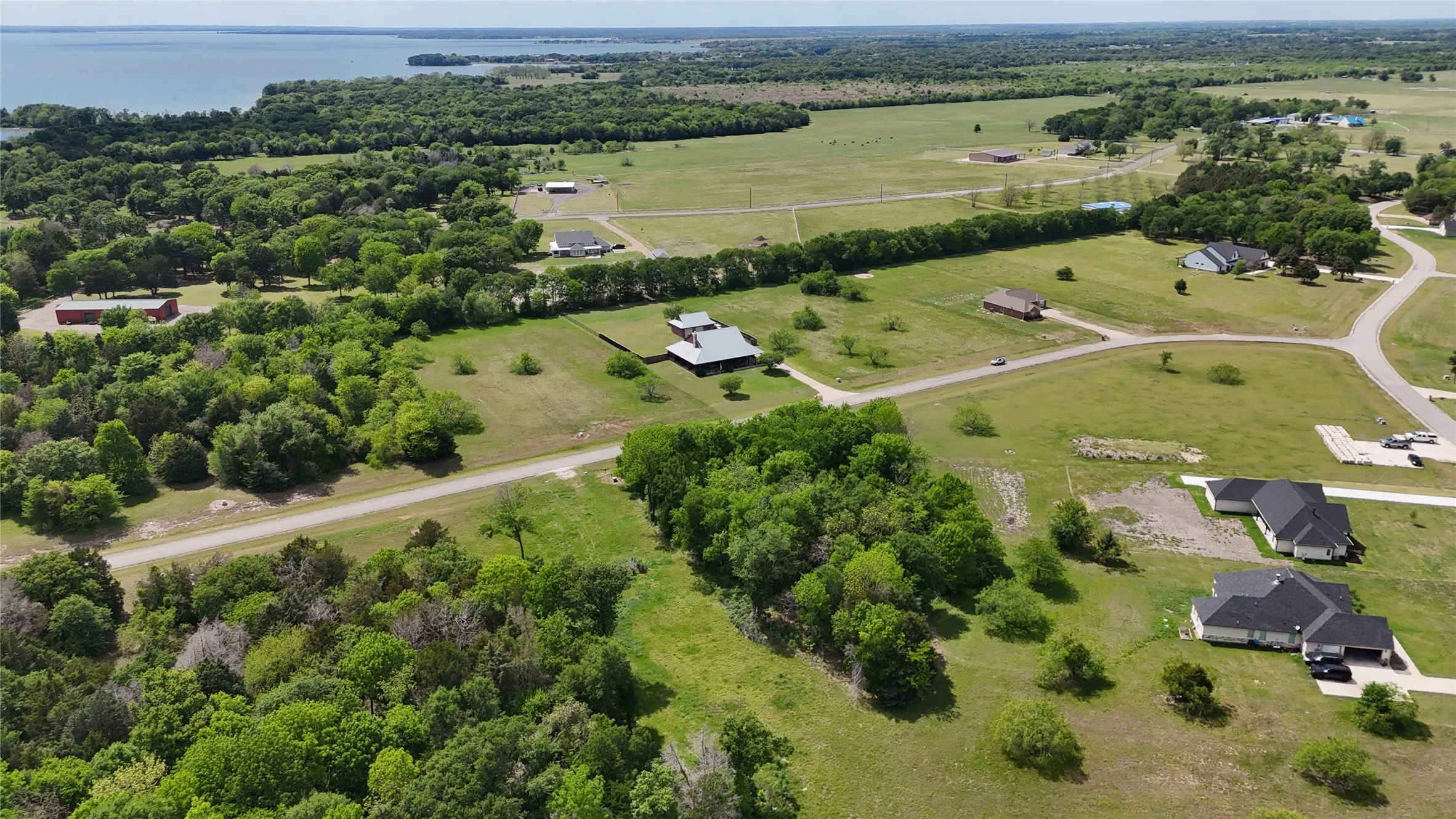 Lot 194 combines mature trees, surrounding open space and proximity to Richland Chambers Lake for a relaxed Central Texas lifestyle.