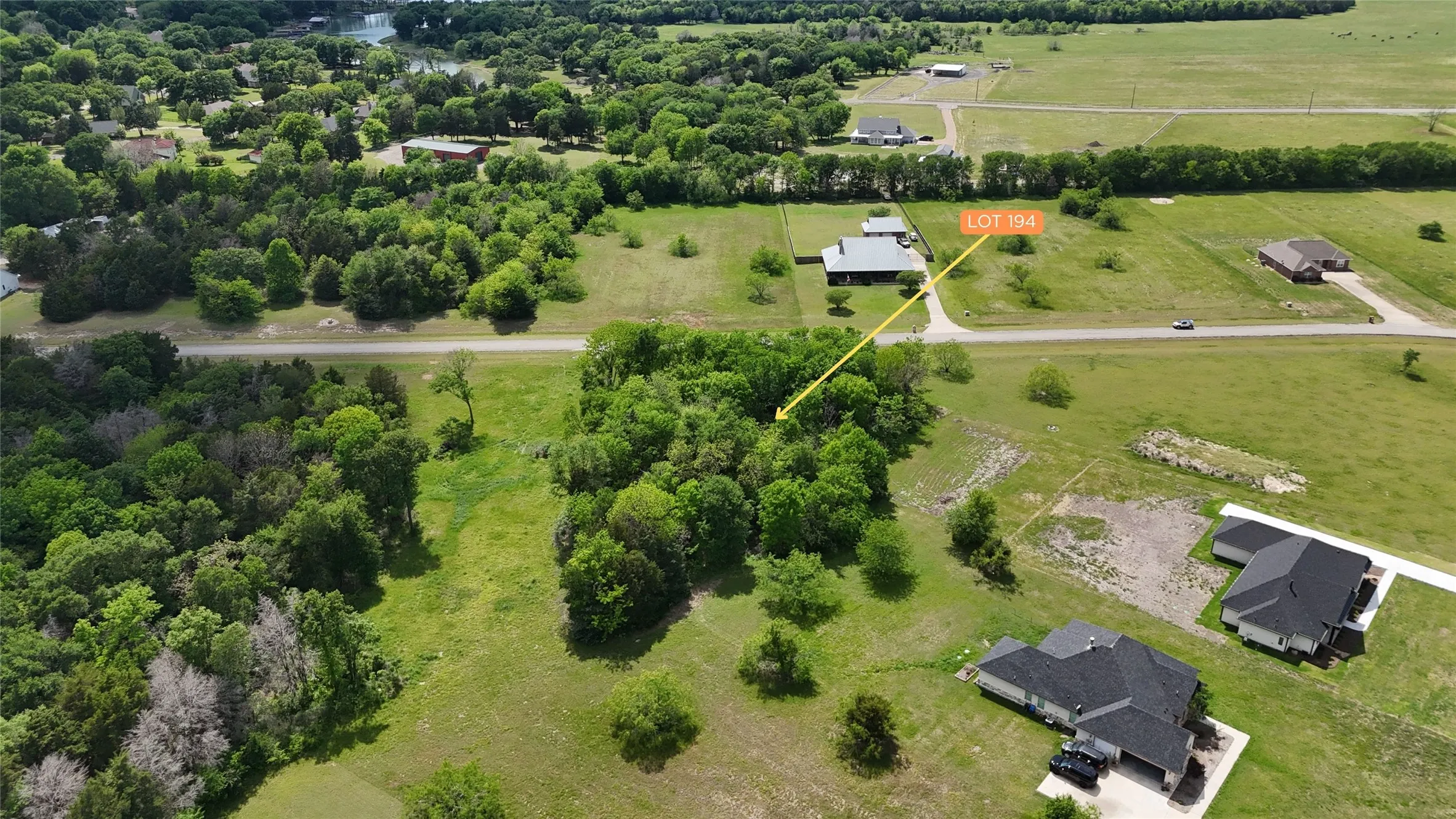 Sweeping lake and neighborhood views highlight the beautiful Central Texas setting surrounding this Richland Chambers Lake homesite.