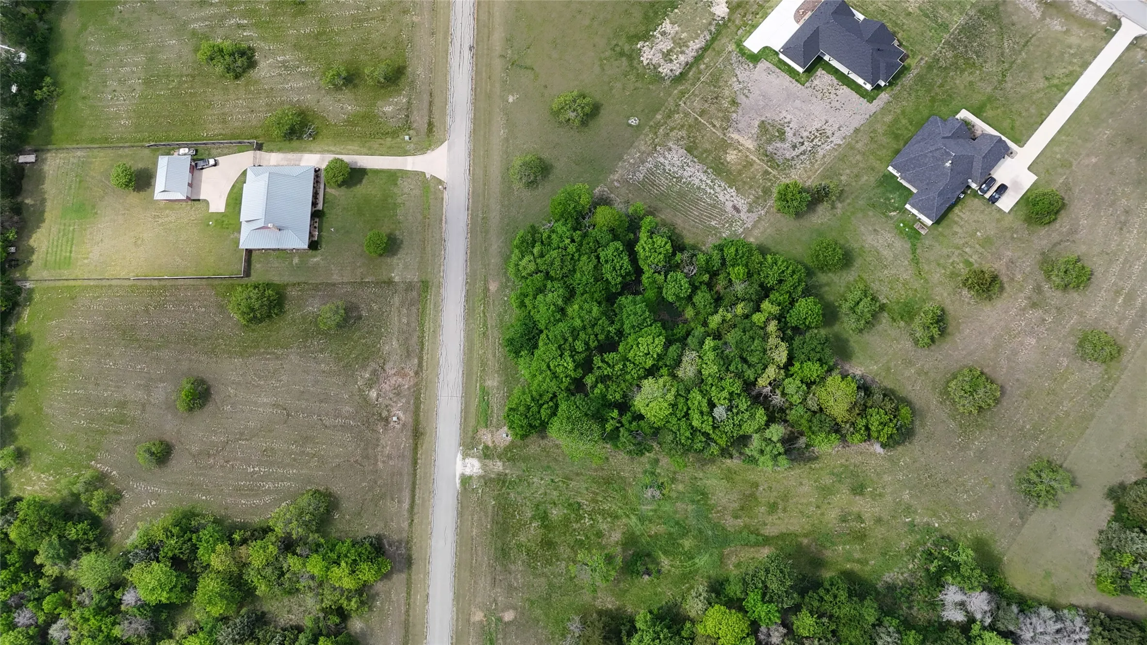 Wooded homesite near Richland Chambers Lake offers mature trees, open space, and an inviting setting for a future Central Texas retreat.
