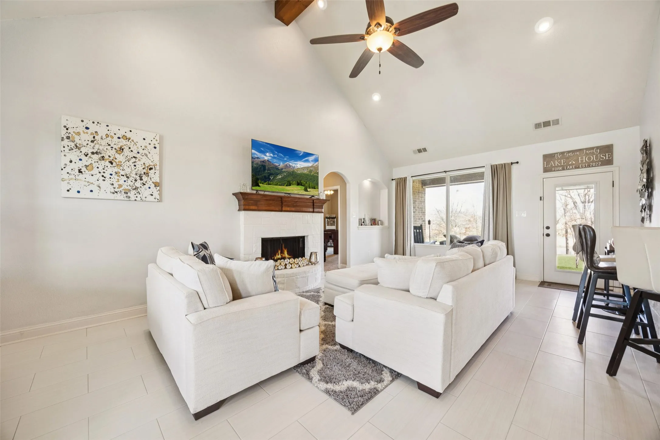 Single Family Residence For Sale in Wood County , 370 Private Road 5291, Yantis, Texas 75497, 3 Bedroom, 2 Bathroom, 2 Garage spaces, 2,050 Sqft, built in 2013, Preowned, Price $585,000, mls#21148522, Real Estate Agent in Yantis, Homes For Sale in Wood county, Homes For Sale in Yantis, Realtor in Yantis Texas, Real Estate Brokerage Independent Realty Texas, Luminita Cordes Realtor