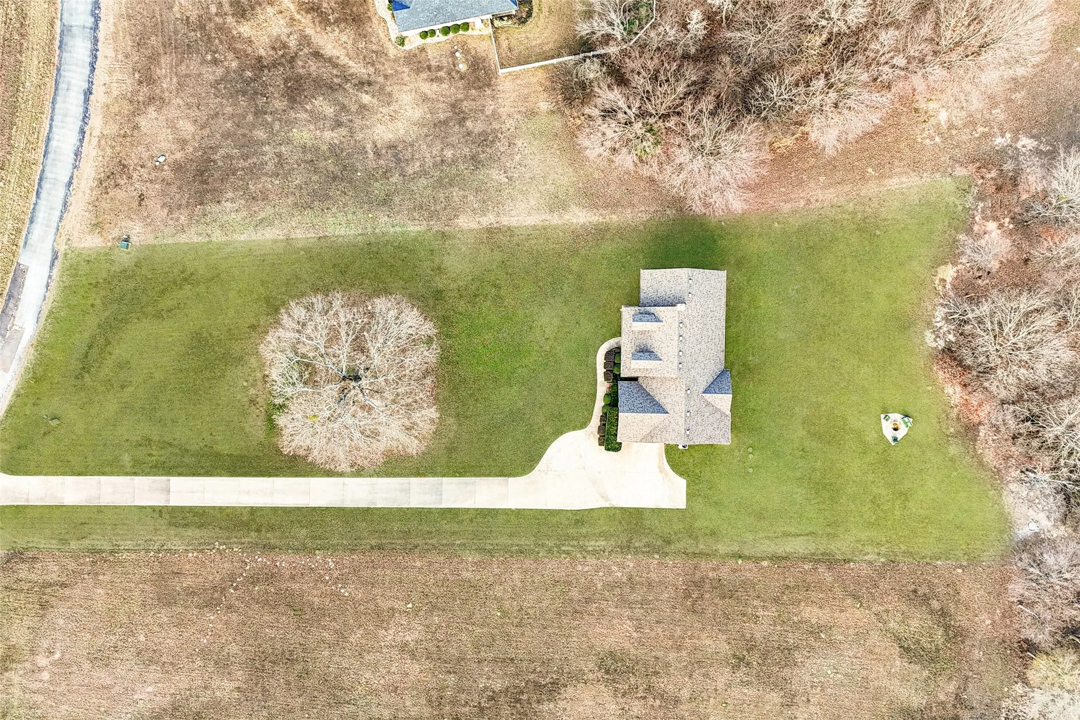 Single Family Residence For Sale in Wood County , 370 Private Road 5291, Yantis, Texas 75497, 3 Bedroom, 2 Bathroom, 2 Garage spaces, 2,050 Sqft, built in 2013, Preowned, Price $585,000, mls#21148522, Real Estate Agent in Yantis, Homes For Sale in Wood county, Homes For Sale in Yantis, Realtor in Yantis Texas, Real Estate Brokerage Independent Realty Texas, Luminita Cordes Realtor