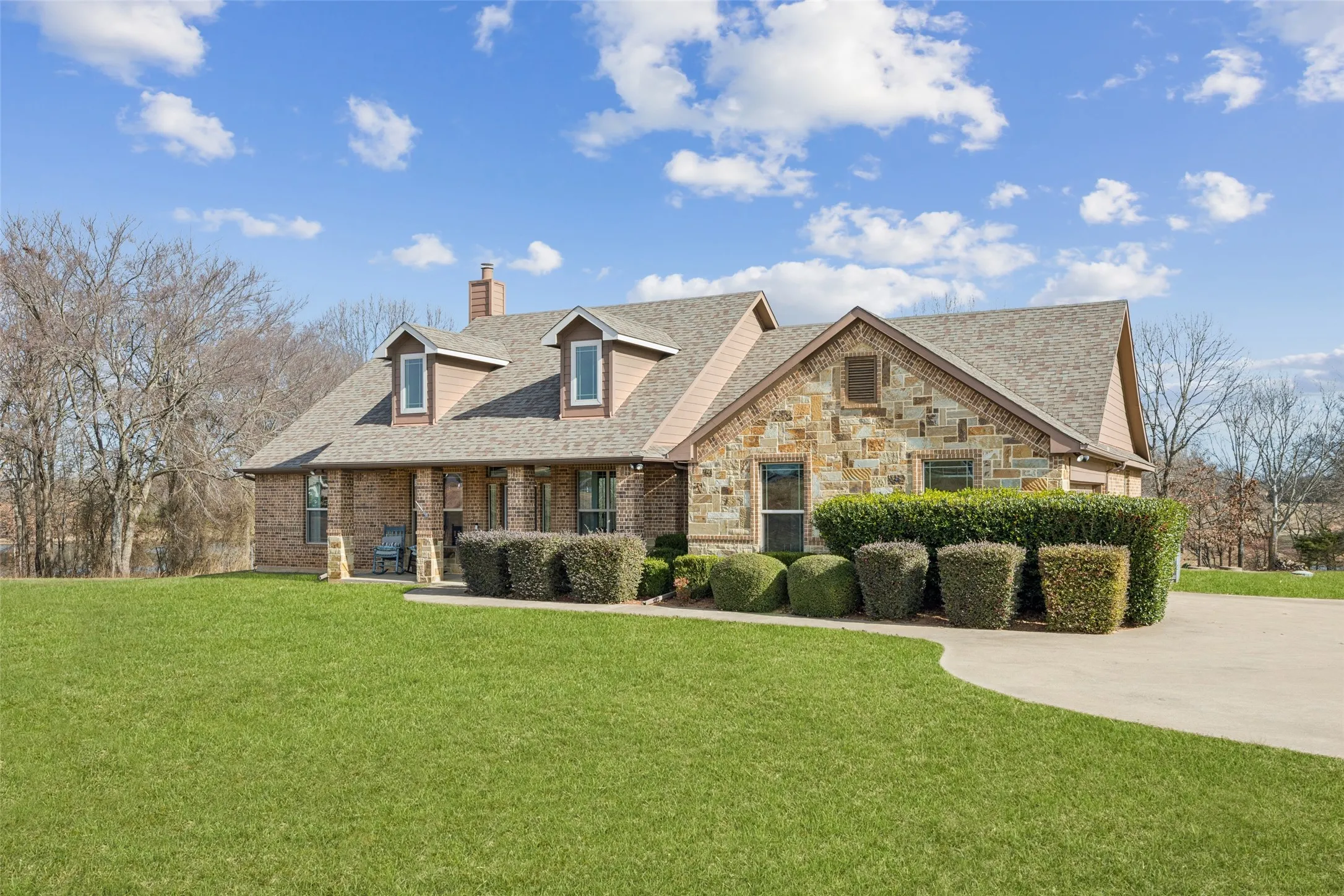 Single Family Residence For Sale in Wood County , 370 Private Road 5291, Yantis, Texas 75497, 3 Bedroom, 2 Bathroom, 2 Garage spaces, 2,050 Sqft, built in 2013, Preowned, Price $585,000, mls#21148522, Real Estate Agent in Yantis, Homes For Sale in Wood county, Homes For Sale in Yantis, Realtor in Yantis Texas, Real Estate Brokerage Independent Realty Texas, Luminita Cordes Realtor