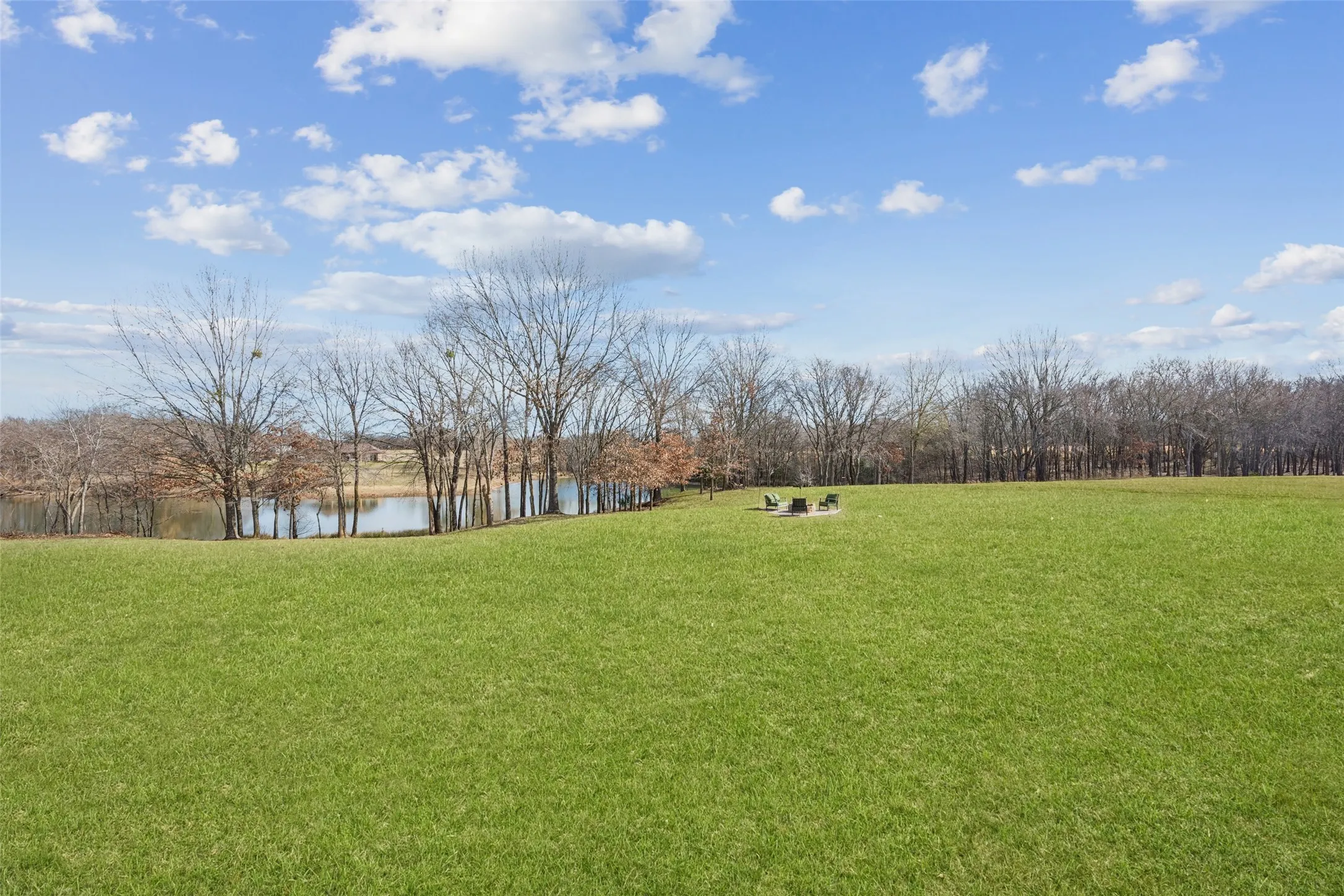 Single Family Residence For Sale in Wood County , 370 Private Road 5291, Yantis, Texas 75497, 3 Bedroom, 2 Bathroom, 2 Garage spaces, 2,050 Sqft, built in 2013, Preowned, Price $585,000, mls#21148522, Real Estate Agent in Yantis, Homes For Sale in Wood county, Homes For Sale in Yantis, Realtor in Yantis Texas, Real Estate Brokerage Independent Realty Texas, Luminita Cordes Realtor