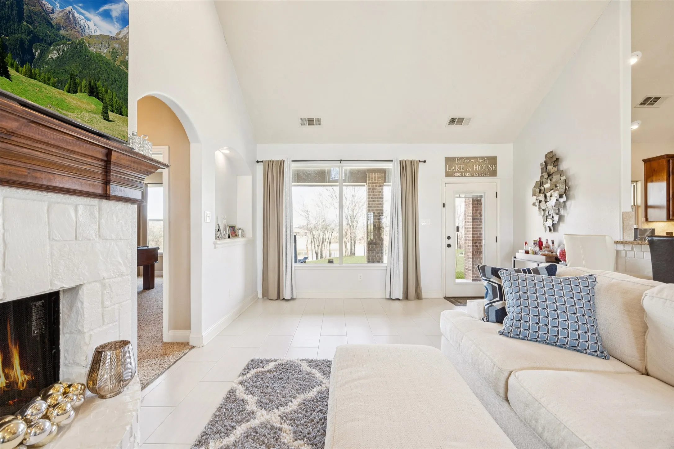 Single Family Residence For Sale in Wood County , 370 Private Road 5291, Yantis, Texas 75497, 3 Bedroom, 2 Bathroom, 2 Garage spaces, 2,050 Sqft, built in 2013, Preowned, Price $585,000, mls#21148522, Real Estate Agent in Yantis, Homes For Sale in Wood county, Homes For Sale in Yantis, Realtor in Yantis Texas, Real Estate Brokerage Independent Realty Texas, Luminita Cordes Realtor