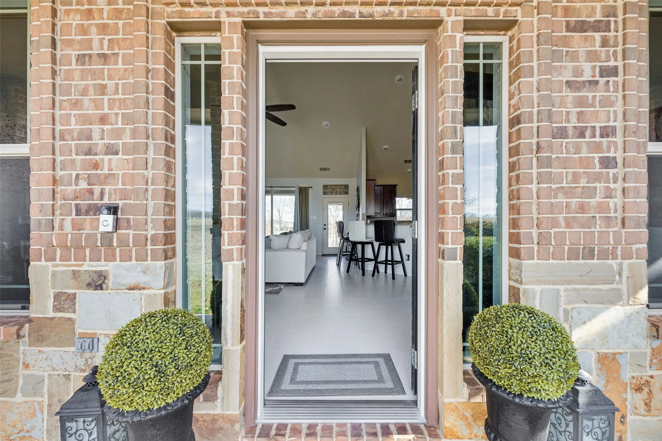 Single Family Residence For Sale in Wood County , 370 Private Road 5291, Yantis, Texas 75497, 3 Bedroom, 2 Bathroom, 2 Garage spaces, 2,050 Sqft, built in 2013, Preowned, Price $585,000, mls#21148522, Real Estate Agent in Yantis, Homes For Sale in Wood county, Homes For Sale in Yantis, Realtor in Yantis Texas, Real Estate Brokerage Independent Realty Texas, Luminita Cordes Realtor