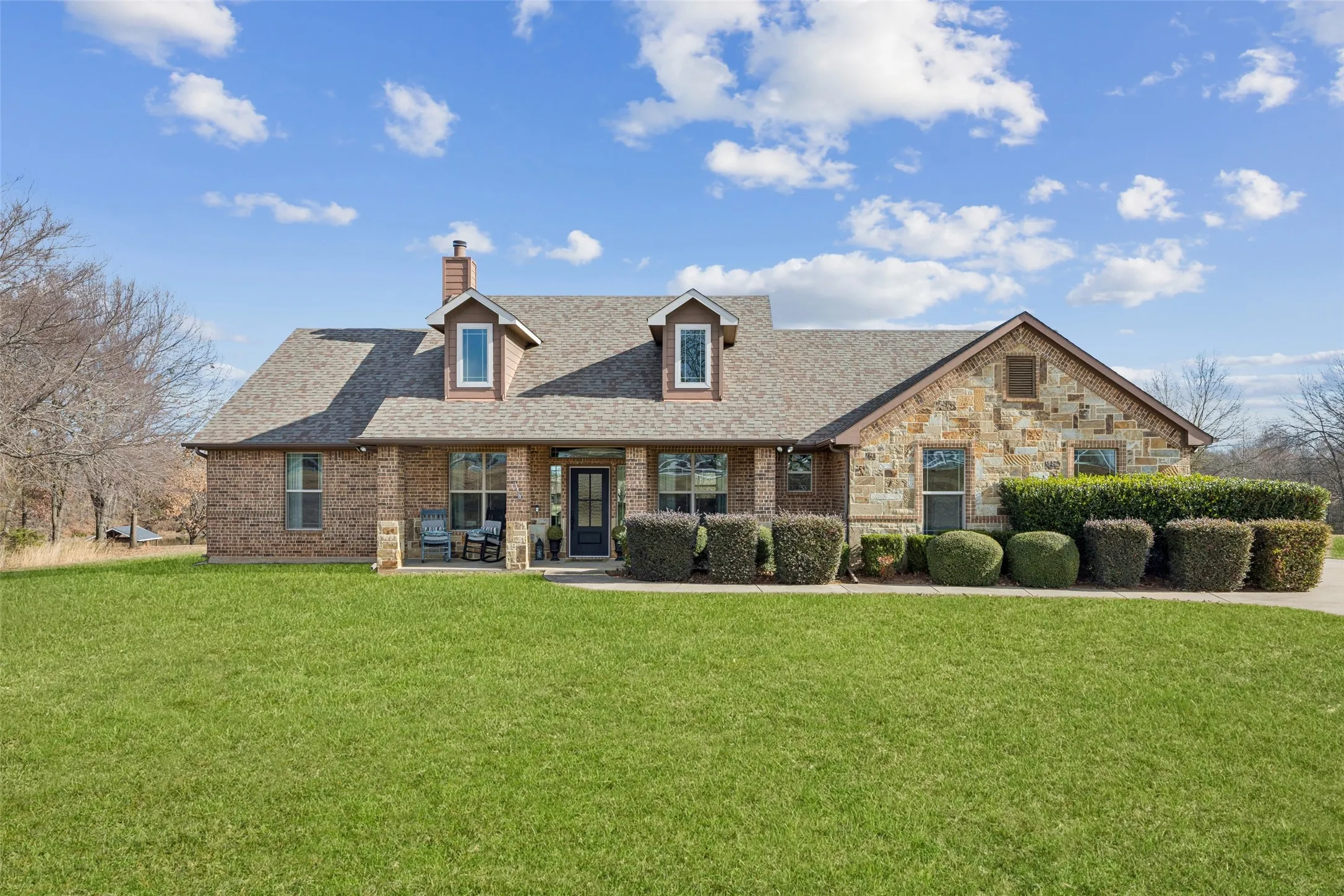 Single Family Residence For Sale in Wood County , 370 Private Road 5291, Yantis, Texas 75497, 3 Bedroom, 2 Bathroom, 2 Garage spaces, 2,050 Sqft, built in 2013, Preowned, Price $585,000, mls#21148522, Real Estate Agent in Yantis, Homes For Sale in Wood county, Homes For Sale in Yantis, Realtor in Yantis Texas, Real Estate Brokerage Independent Realty Texas, Luminita Cordes Realtor