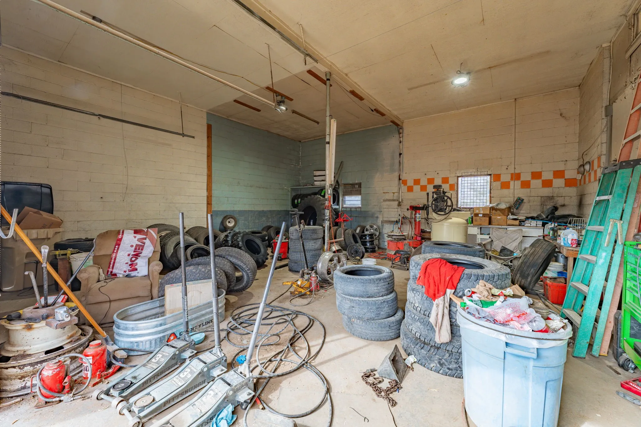 Retail For Sale in Comanche County , 100 W Commerce Street, Gustine, Texas 76455, 0, 0, Garage spaces, 0 Sqft, built in 1963, Preowned, mls#21156131, Real Estate Agent in Gustine, Homes For Sale in Comanche county, Homes For Sale in Gustine, Realtor in Gustine Texas, Real Estate Brokerage Independent Realty Texas, Luminita Cordes Realtor